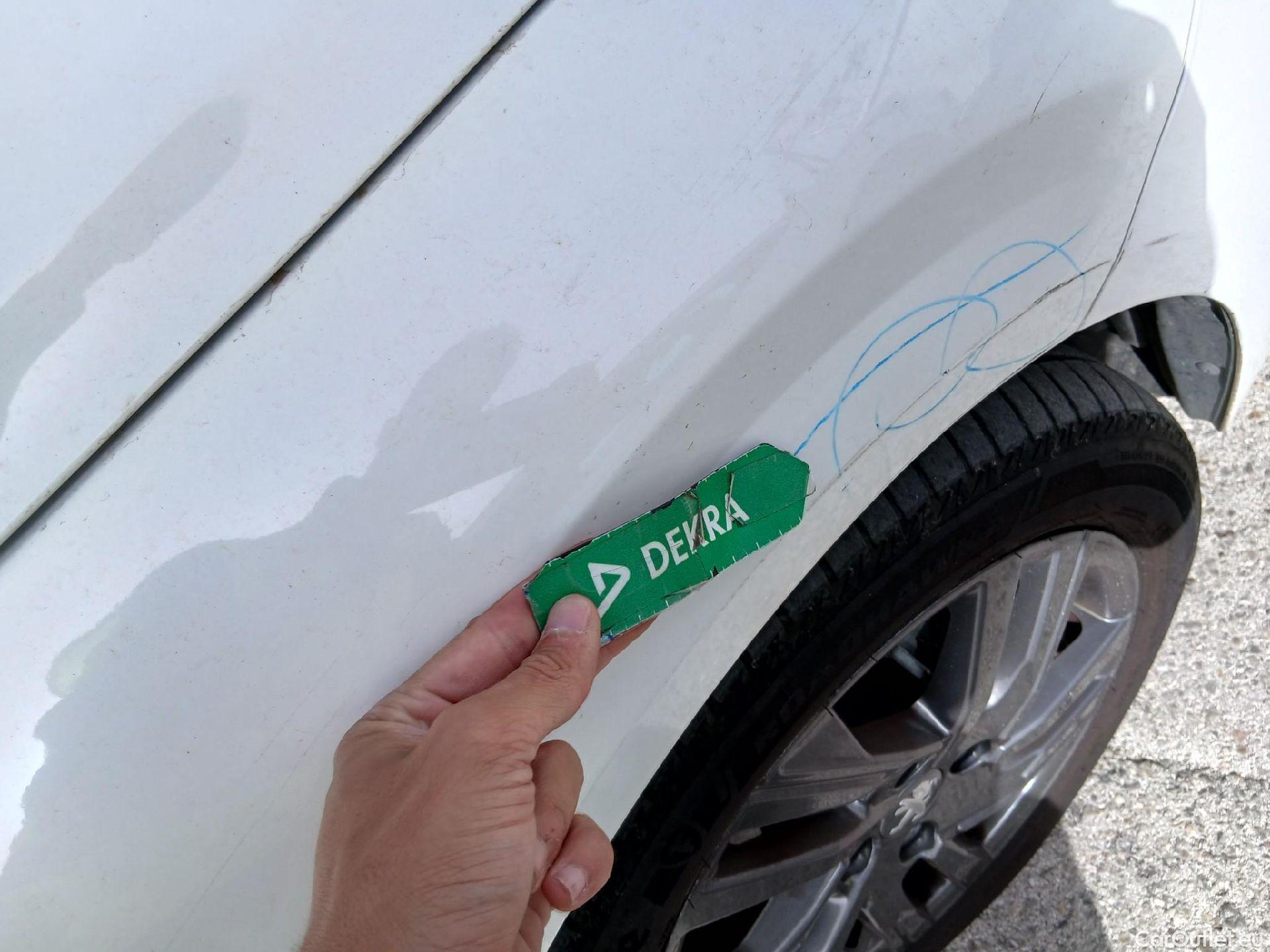  Peugeot  208 PEUGEOT  / 2019 / 5P / berlina con portón BlueHDi 73kW (100CV) Active Pack (AC) #41