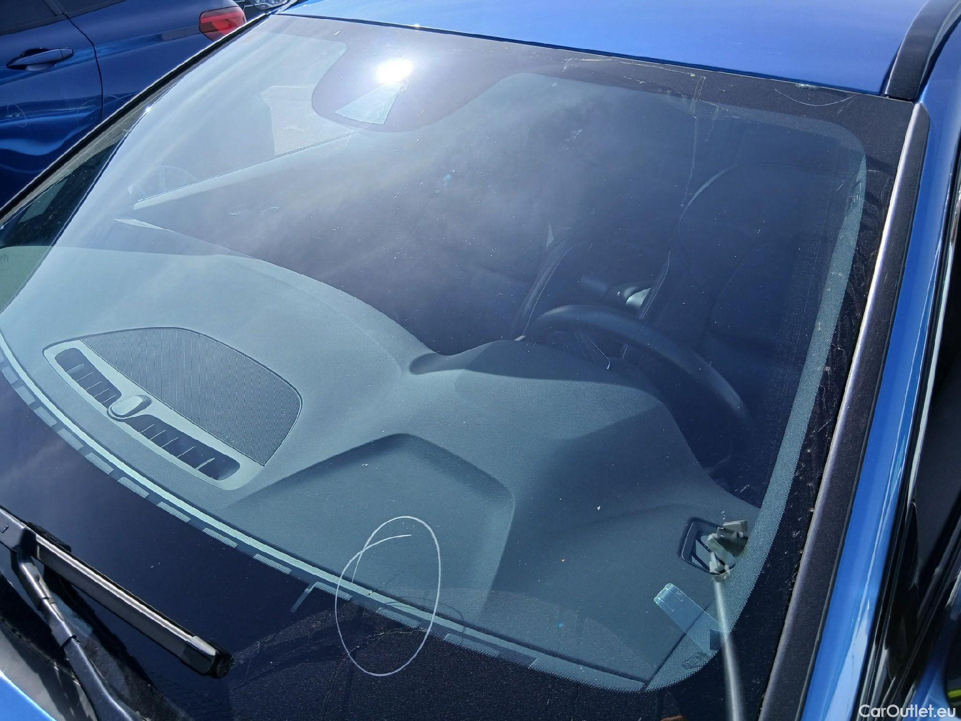  Volvo  V60 VOLVO  / 2018 / 5P / familiar 2.0 D4 R-Design Auto #3