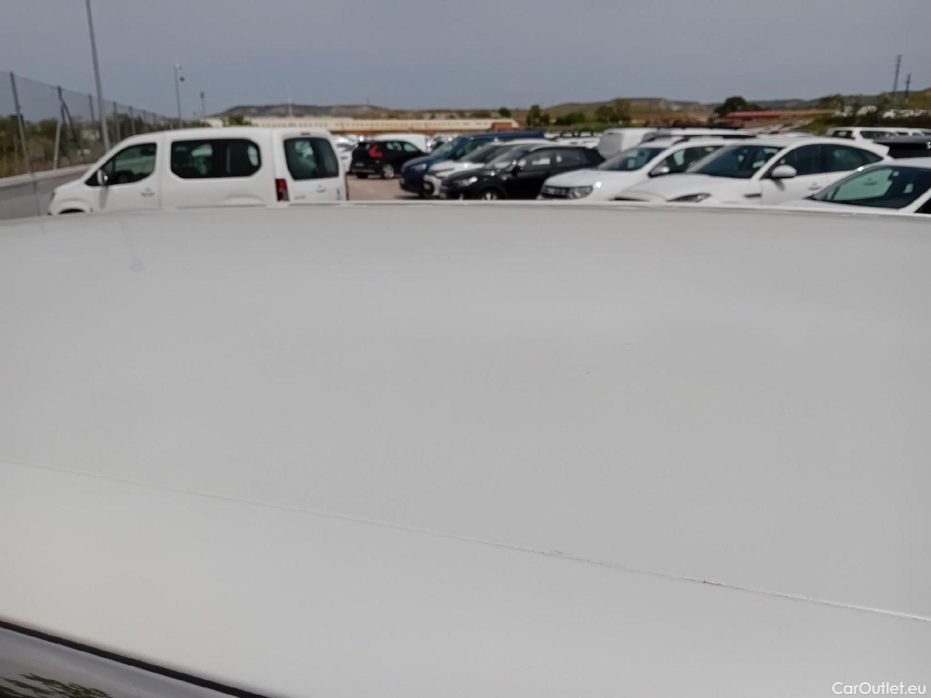  Peugeot  5008 PEUGEOT  / 2020 / 5P / todoterreno 1.2 PureTech 96KW S&S Active Pack EAT8 #27