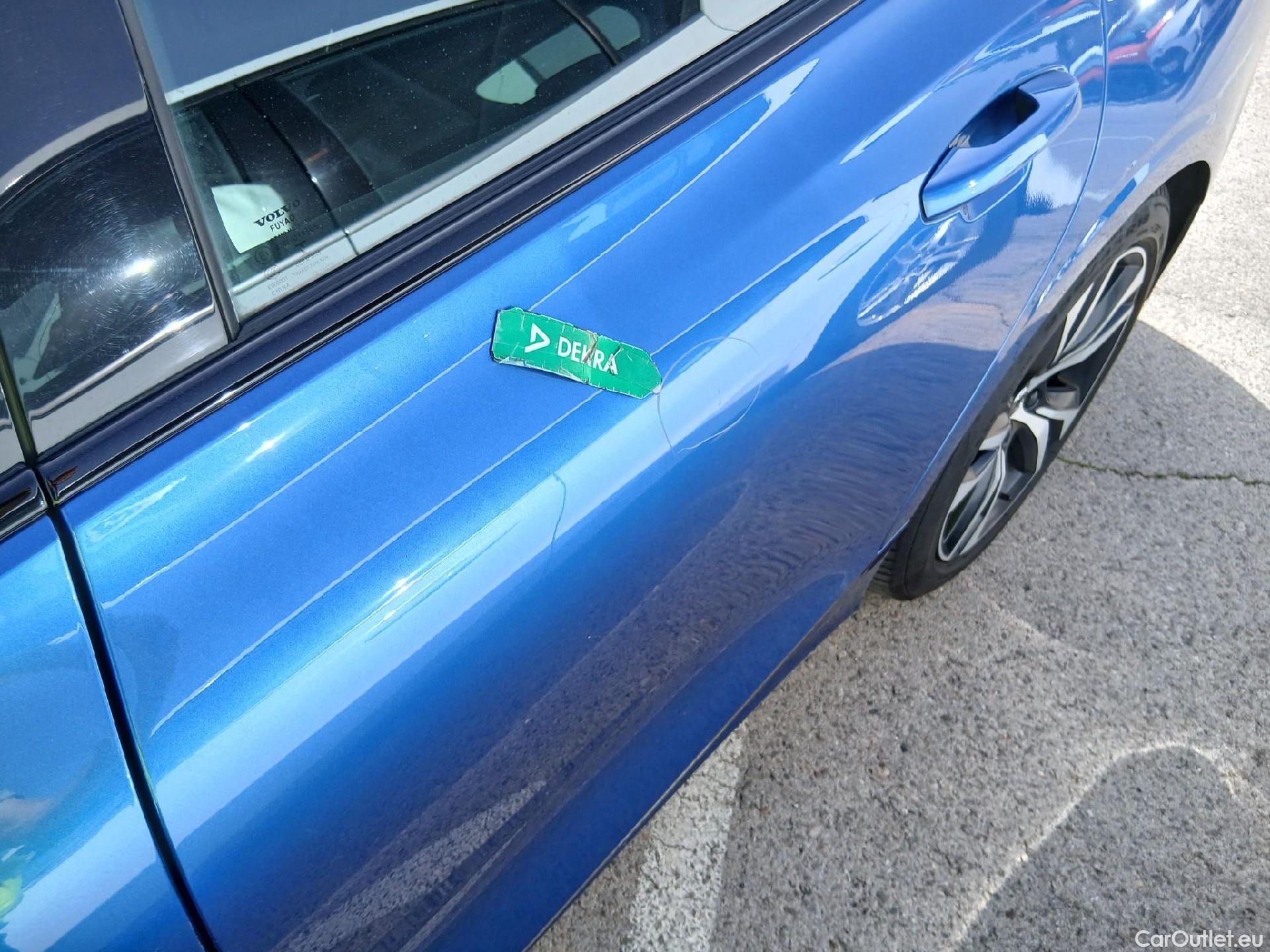  Volvo  V60 VOLVO  / 2018 / 5P / familiar 2.0 D4 R-Design Auto #26