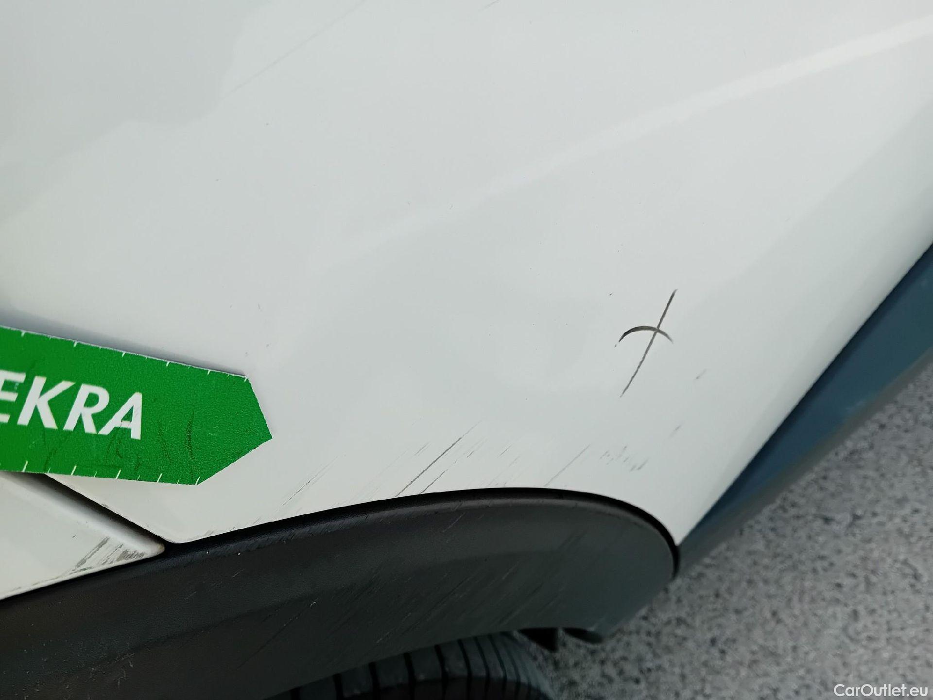  Peugeot  5008 PEUGEOT  / 2020 / 5P / todoterreno 1.2 PureTech 96KW S&S Active Pack EAT8 #50