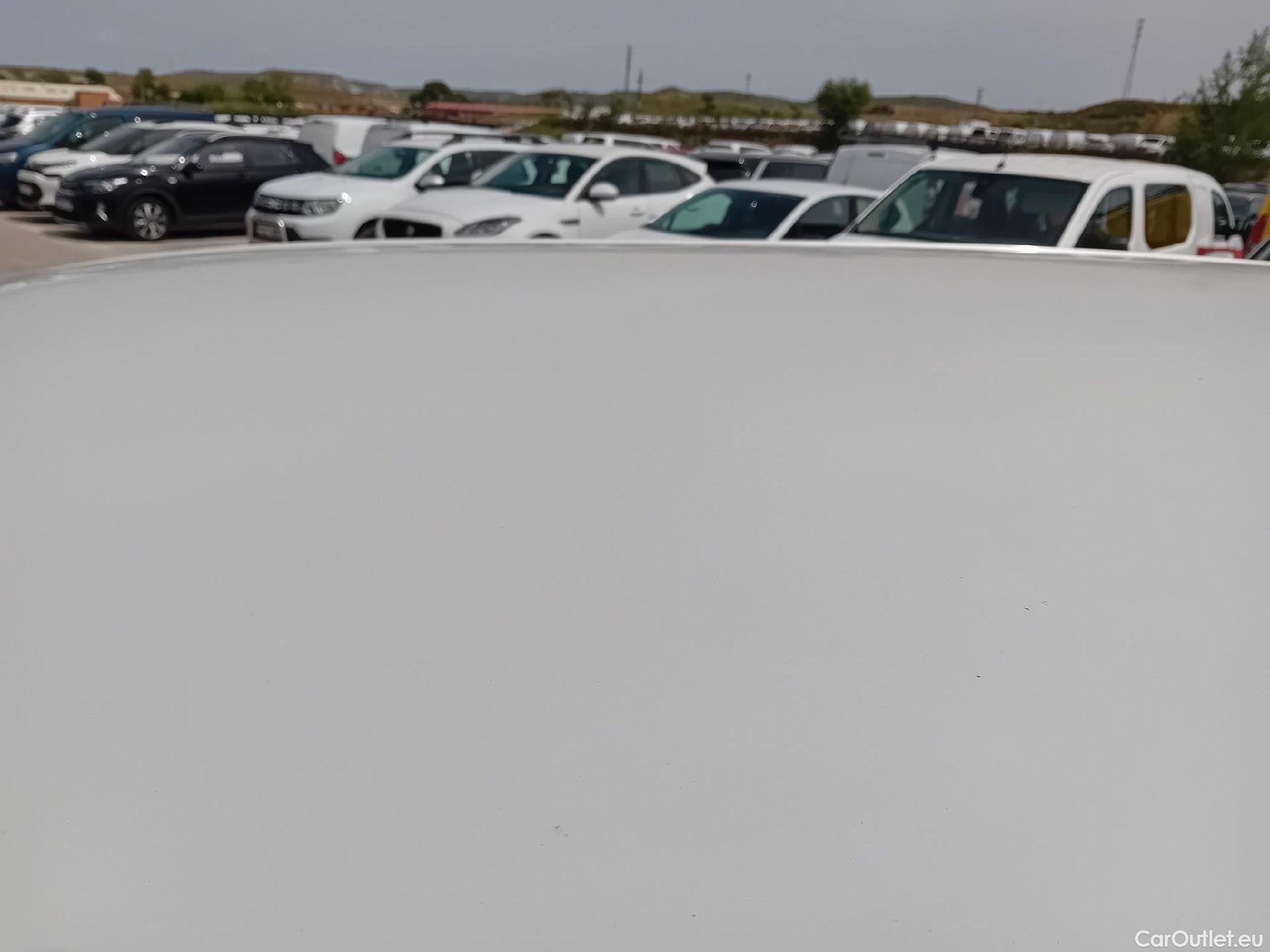  Peugeot  5008 PEUGEOT  / 2020 / 5P / todoterreno 1.2 PureTech 96KW S&S Active Pack EAT8 #26