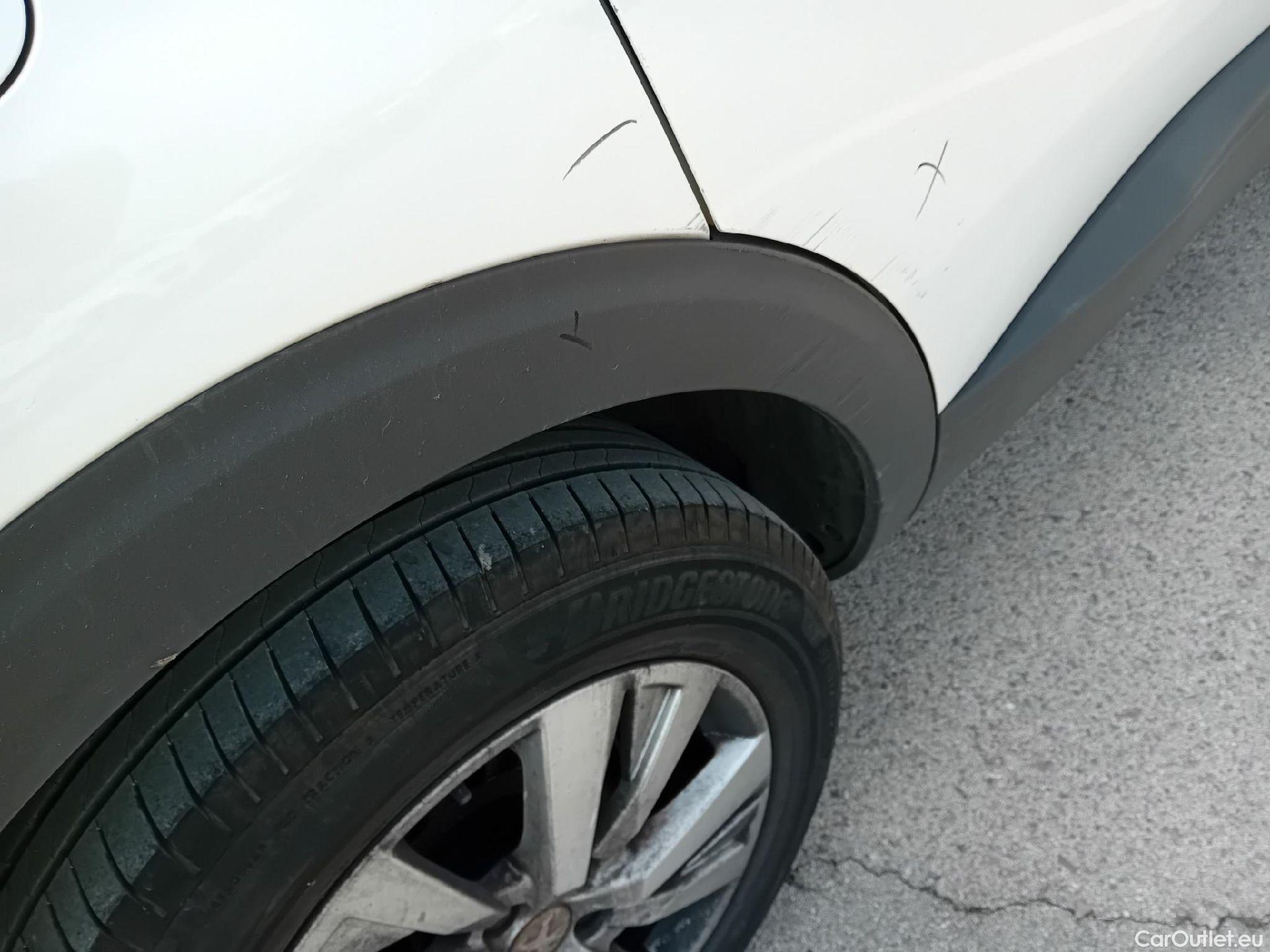  Peugeot  5008 PEUGEOT  / 2020 / 5P / todoterreno 1.2 PureTech 96KW S&S Active Pack EAT8 #47