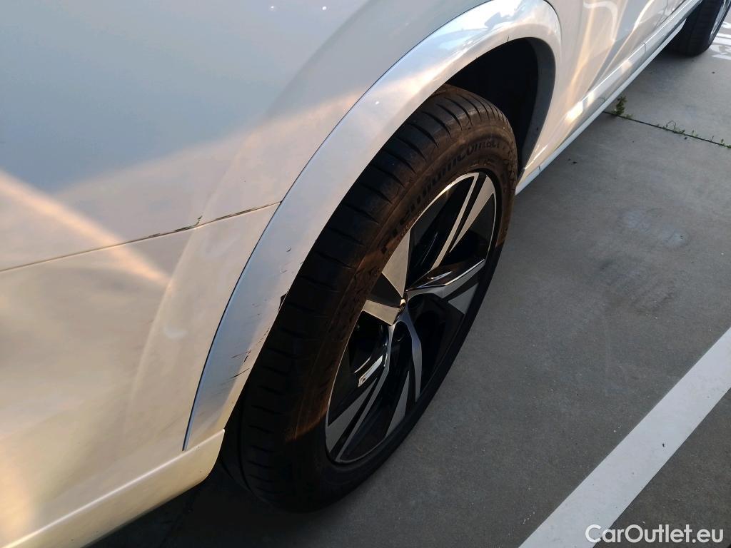  Volvo  XC90 VOLVO  todoterreno 2.0 T8 AWD R-Design Auto 300 CV 11 kWh #Opcionales 5550€# #33