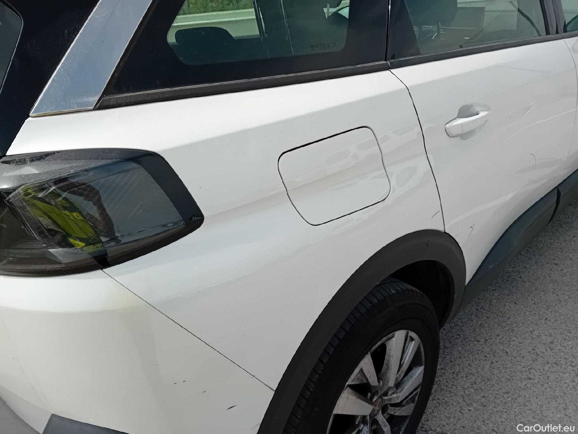  Peugeot  5008 PEUGEOT  / 2020 / 5P / todoterreno 1.2 PureTech 96KW S&S Active Pack EAT8 #46