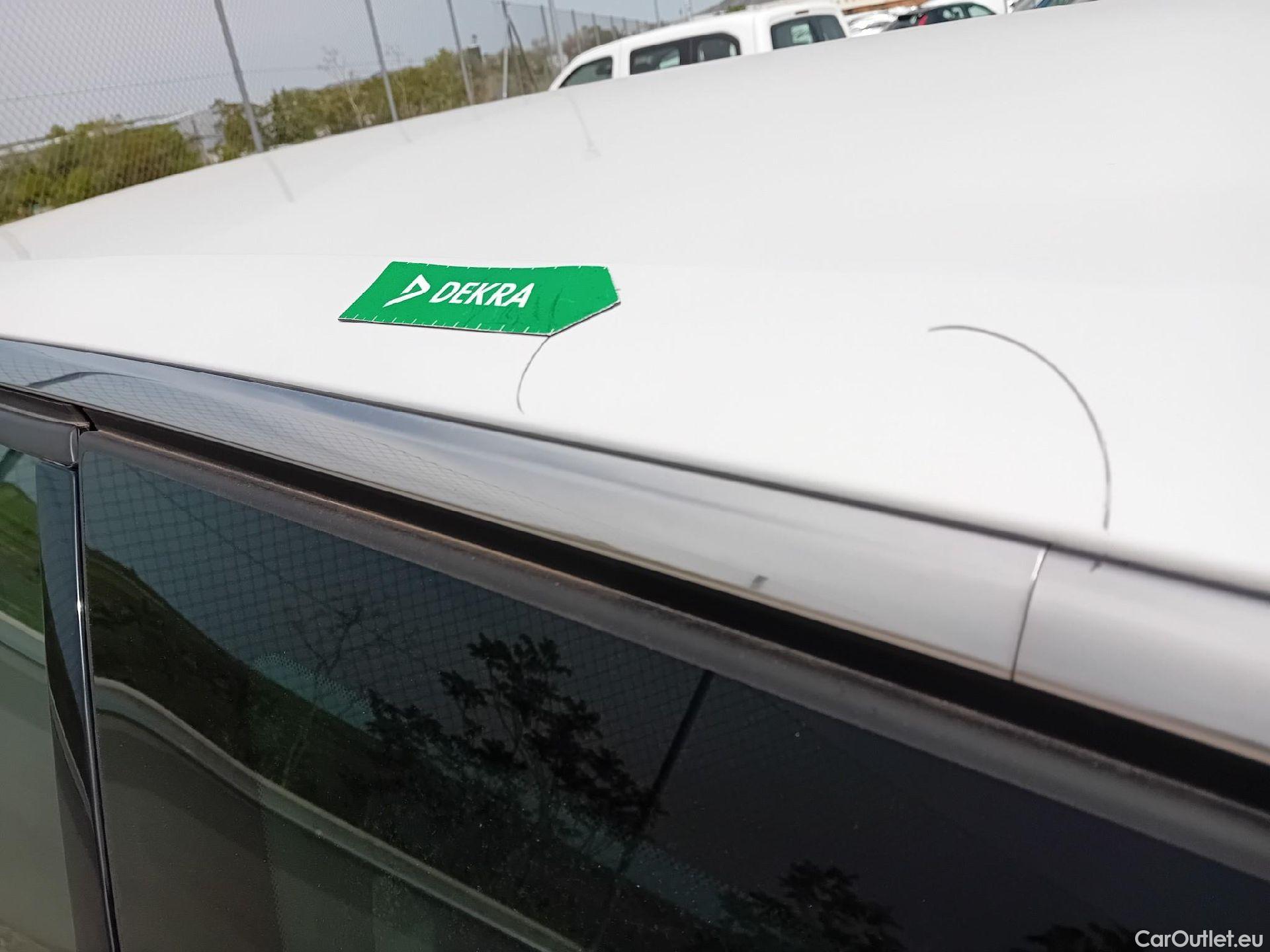  Peugeot  5008 PEUGEOT  / 2020 / 5P / todoterreno 1.2 PureTech 96KW S&S Active Pack EAT8 #28