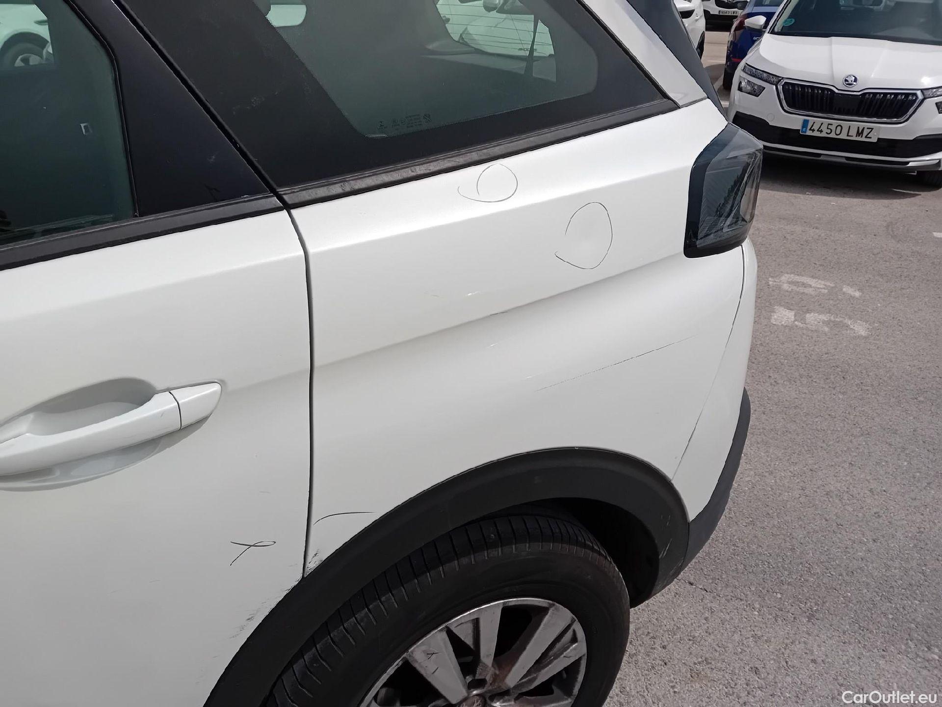  Peugeot  5008 PEUGEOT  / 2020 / 5P / todoterreno 1.2 PureTech 96KW S&S Active Pack EAT8 #33