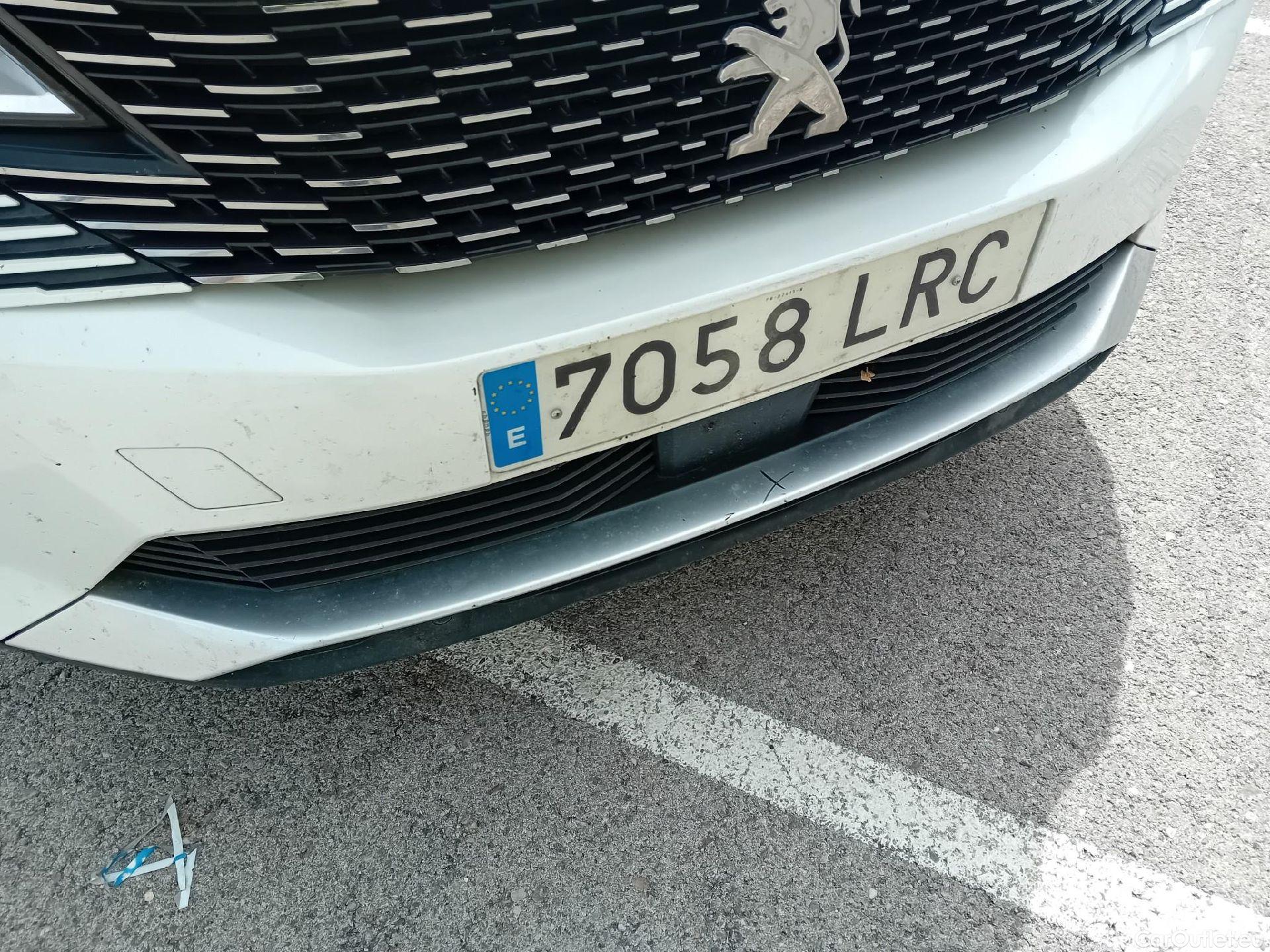  Peugeot  5008 PEUGEOT  / 2020 / 5P / todoterreno 1.2 PureTech 96KW S&S Active Pack EAT8 #17