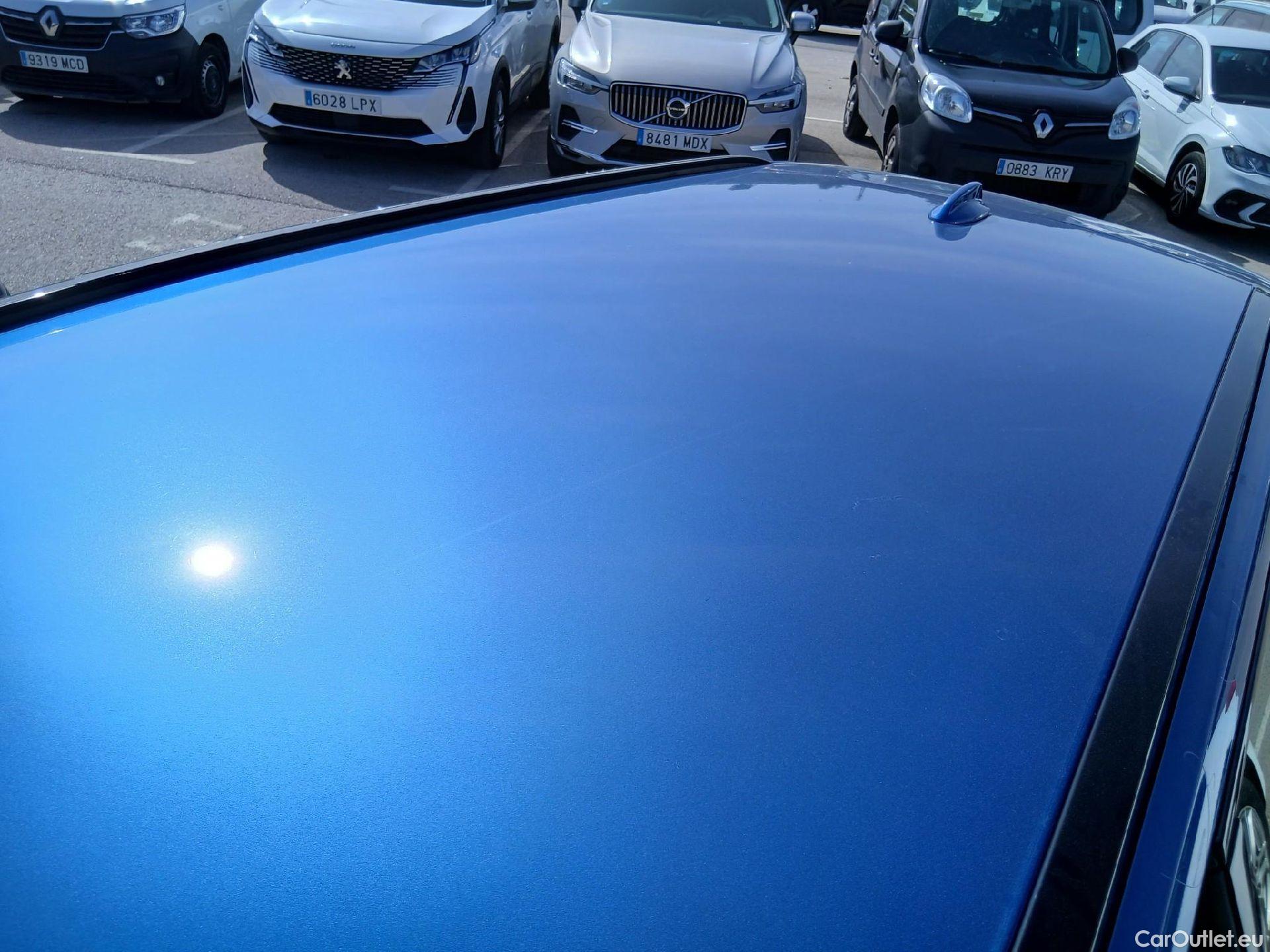  Volvo  V60 VOLVO  / 2018 / 5P / familiar 2.0 D4 R-Design Auto #24