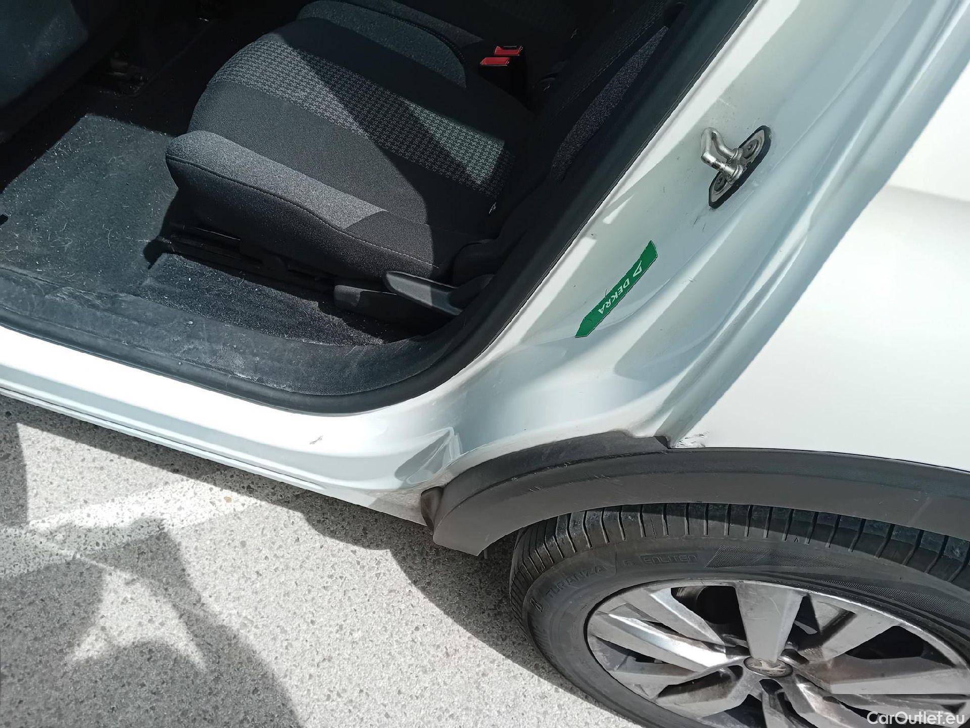  Peugeot  5008 PEUGEOT  / 2020 / 5P / todoterreno 1.2 PureTech 96KW S&S Active Pack EAT8 #9