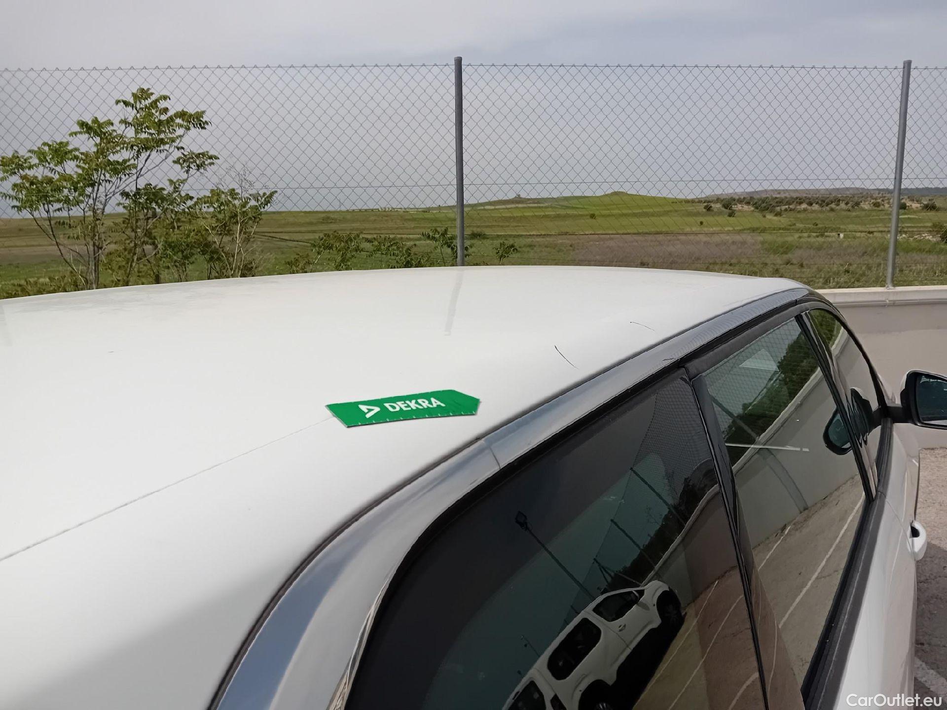  Peugeot  5008 PEUGEOT  / 2020 / 5P / todoterreno 1.2 PureTech 96KW S&S Active Pack EAT8 #52