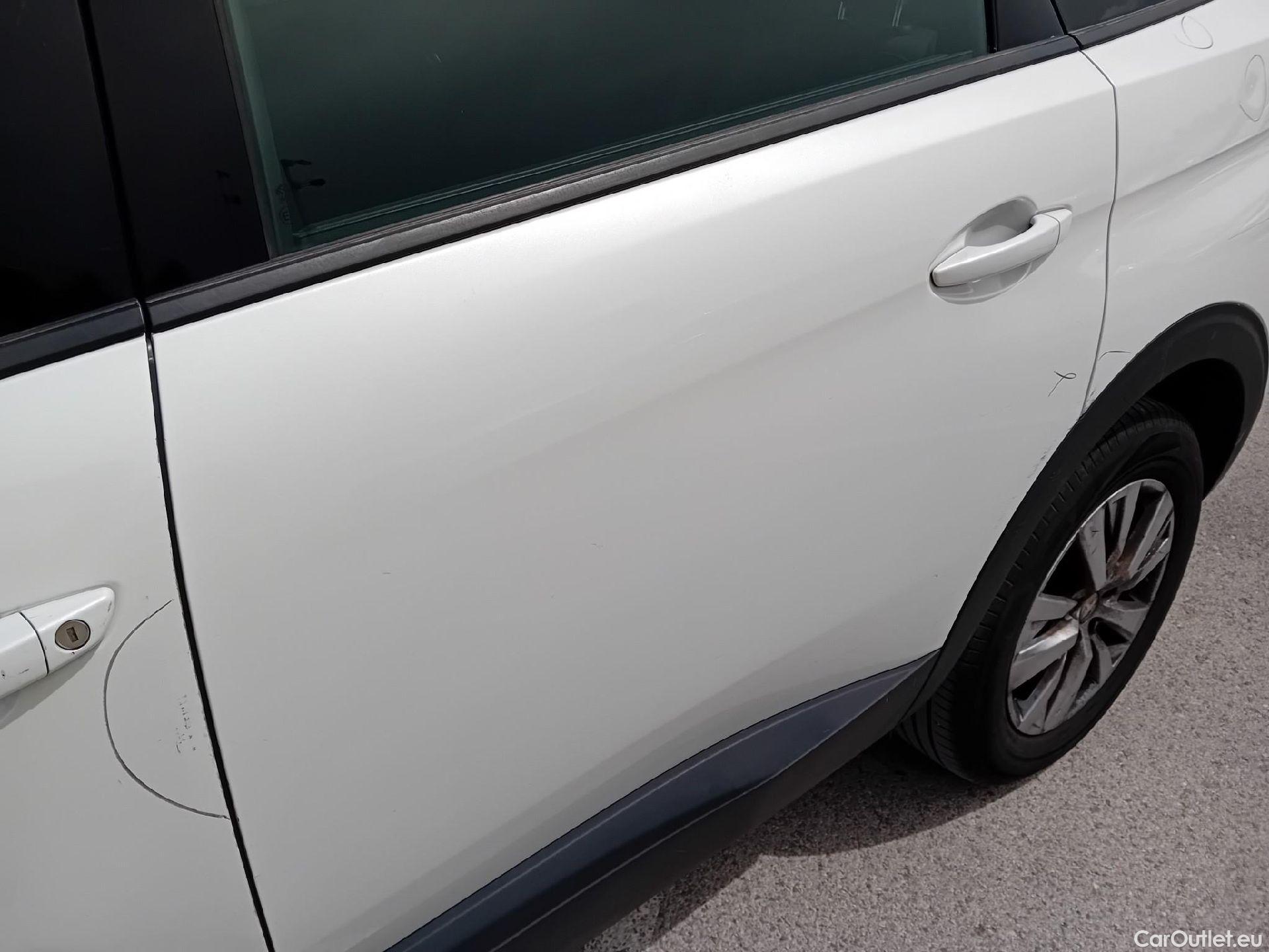  Peugeot  5008 PEUGEOT  / 2020 / 5P / todoterreno 1.2 PureTech 96KW S&S Active Pack EAT8 #30