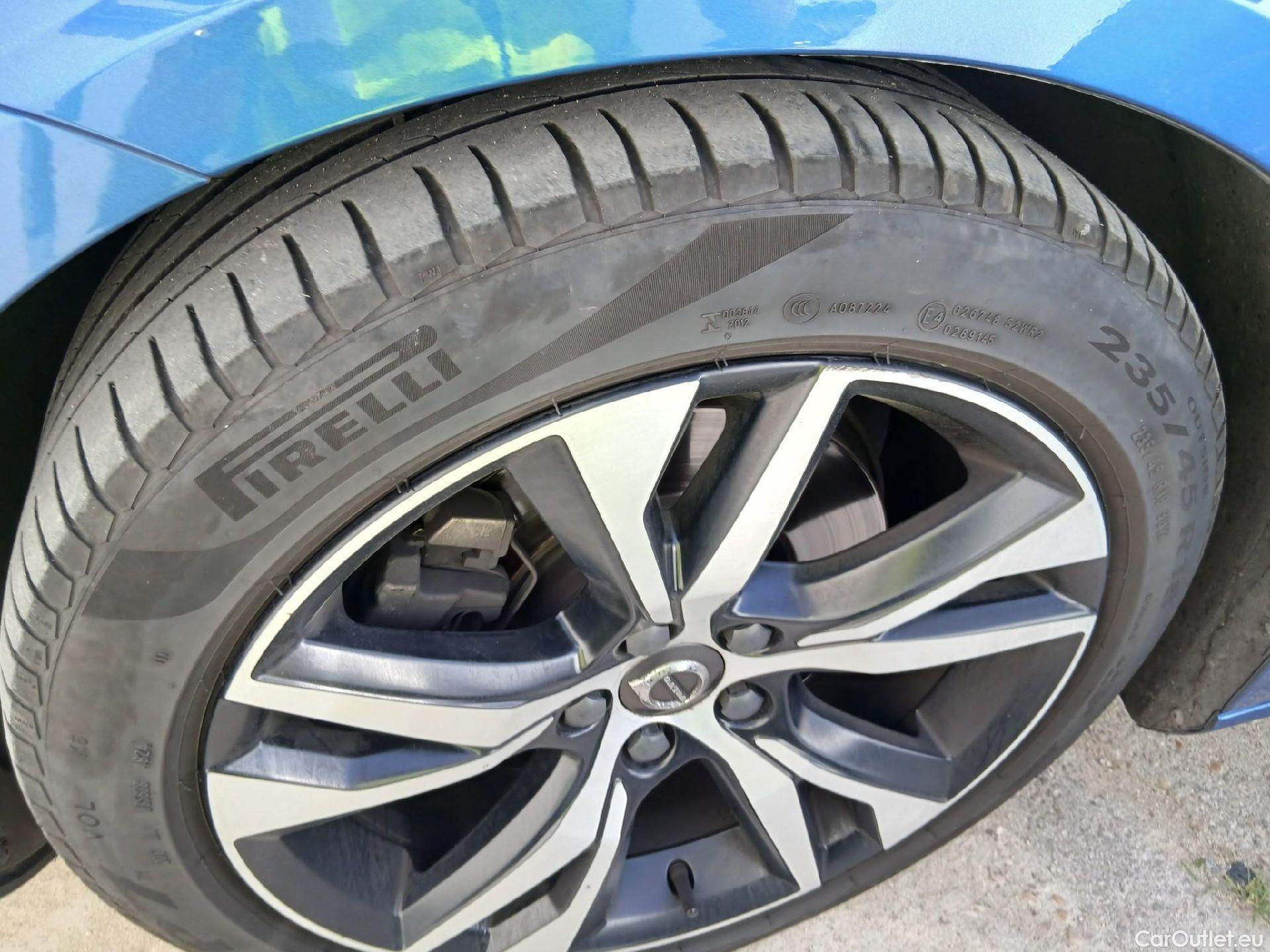  Volvo  V60 VOLVO  / 2018 / 5P / familiar 2.0 D4 R-Design Auto #14