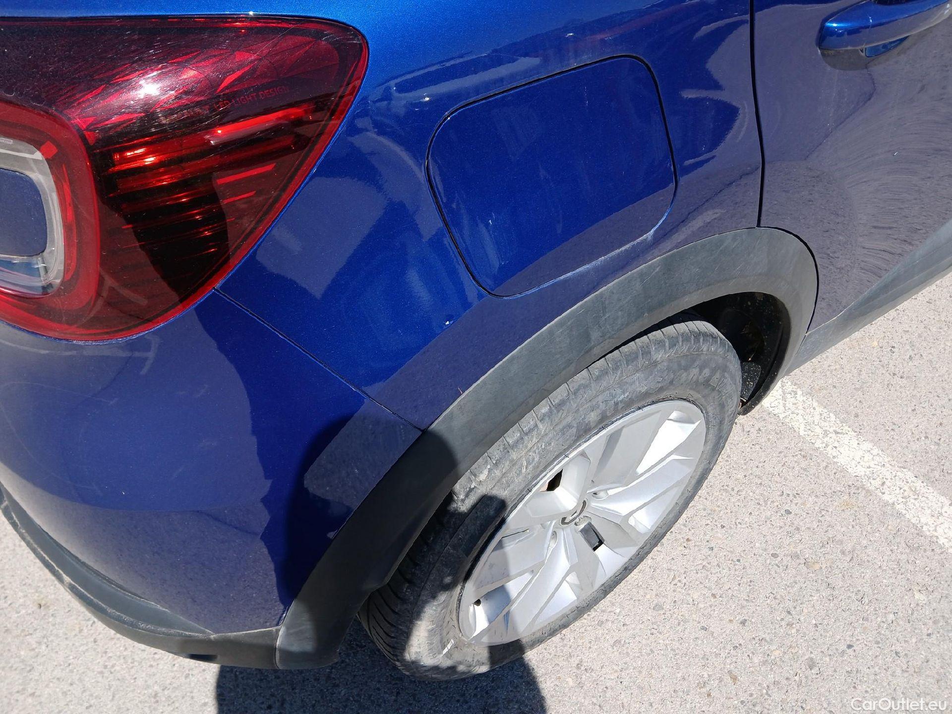  Renault  Captur RENAULT  / 2020 / 5P / todoterreno Intens TCe 90 #38