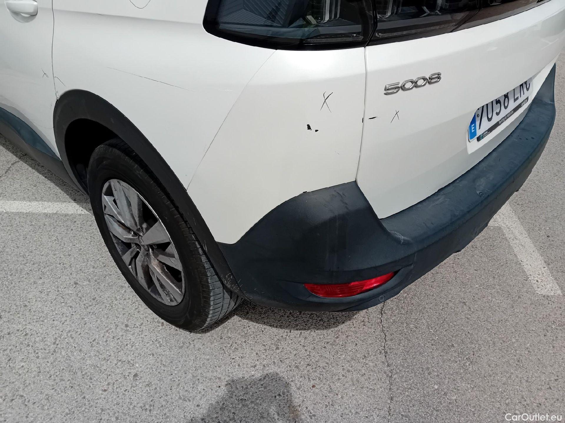  Peugeot  5008 PEUGEOT  / 2020 / 5P / todoterreno 1.2 PureTech 96KW S&S Active Pack EAT8 #38