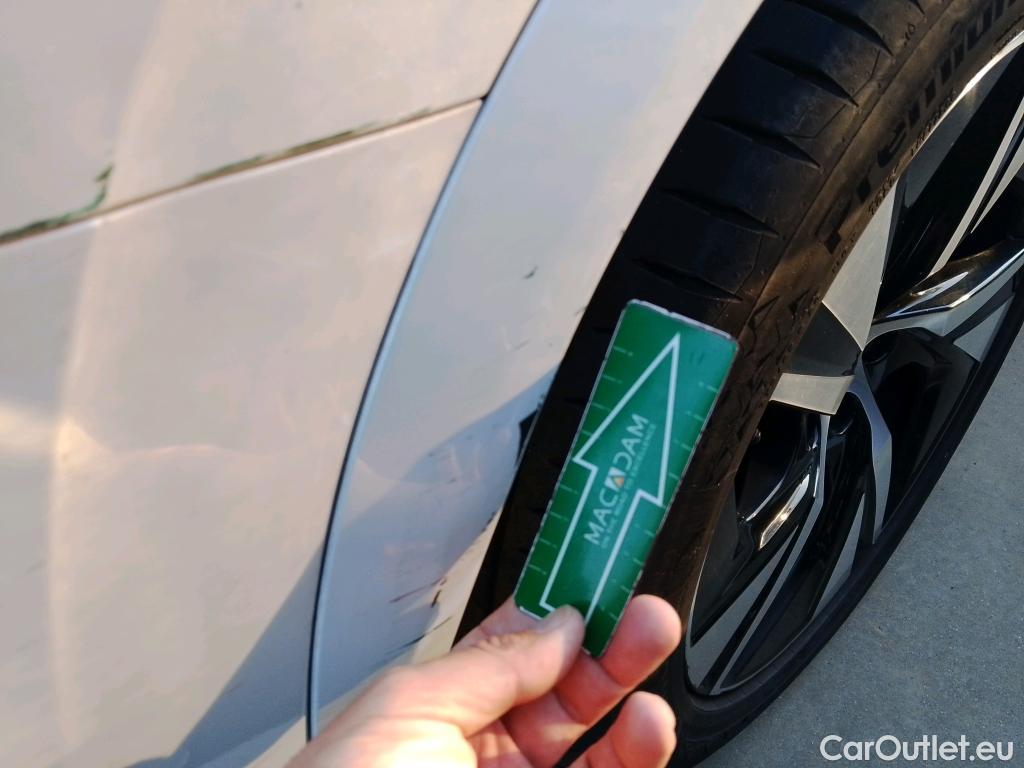  Volvo  XC90 VOLVO  todoterreno 2.0 T8 AWD R-Design Auto 300 CV 11 kWh #Opcionales 5550€# #34