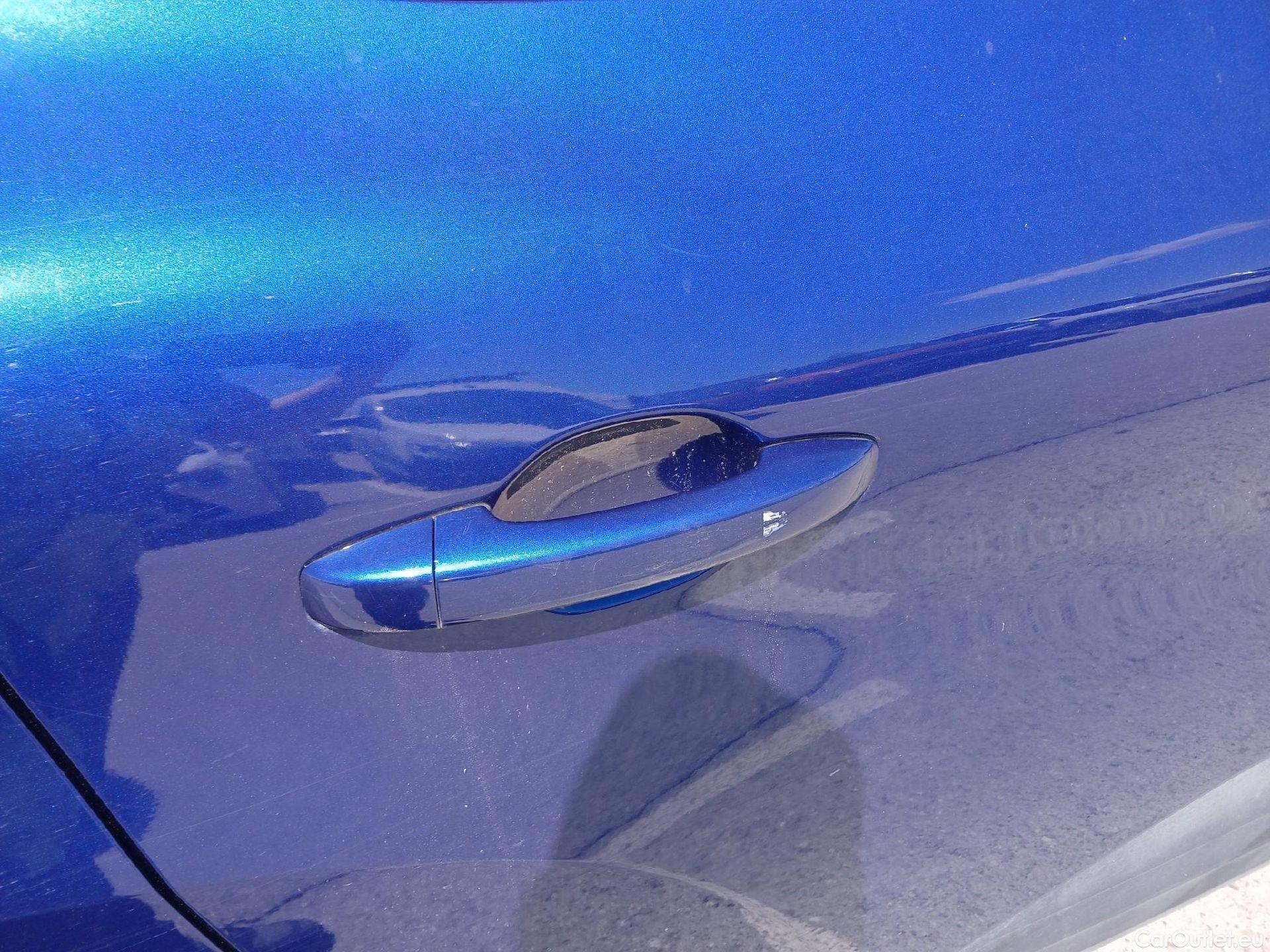  Renault  Captur RENAULT  / 2020 / 5P / todoterreno Intens TCe 90 #42