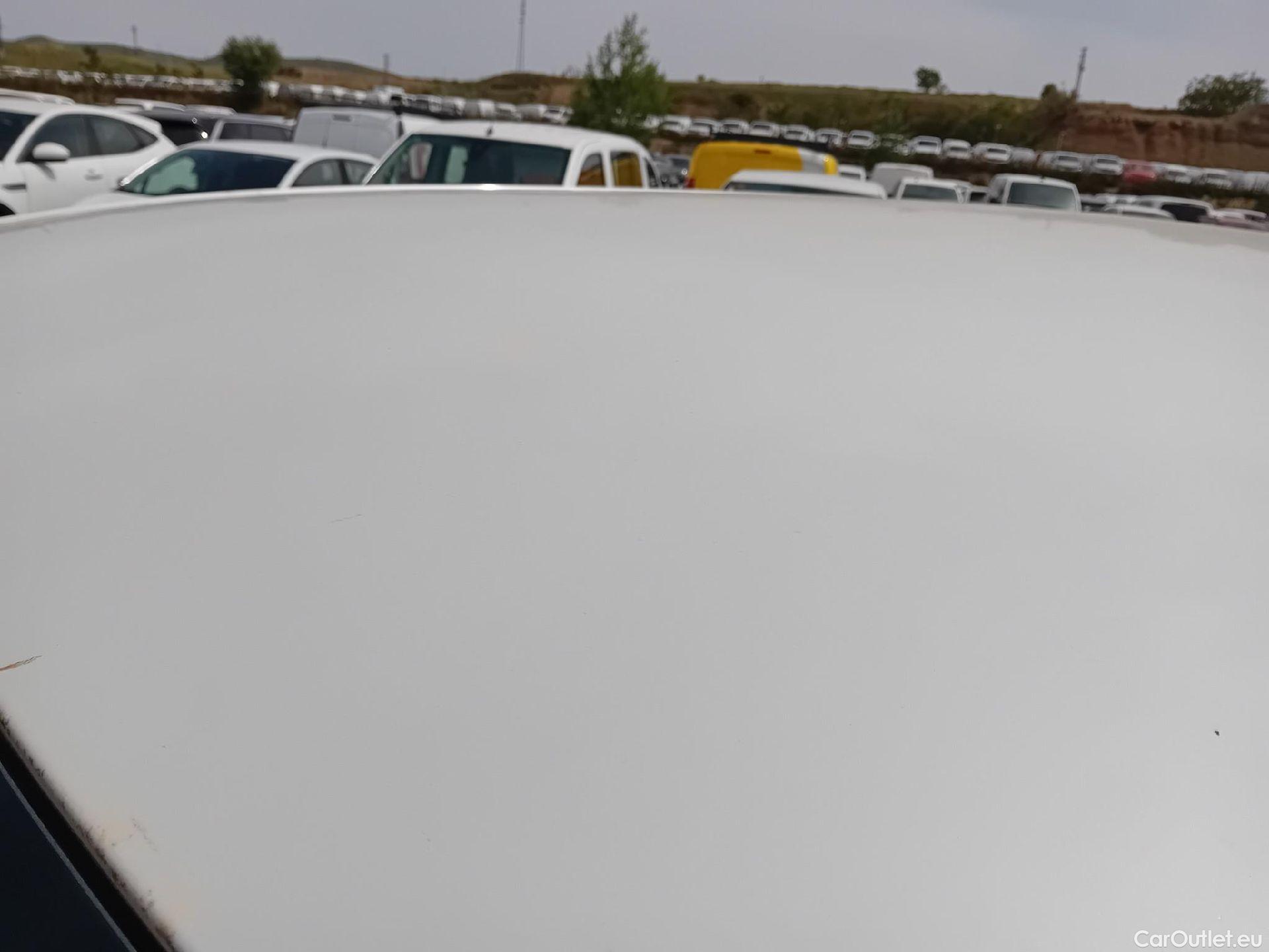  Peugeot  5008 PEUGEOT  / 2020 / 5P / todoterreno 1.2 PureTech 96KW S&S Active Pack EAT8 #24