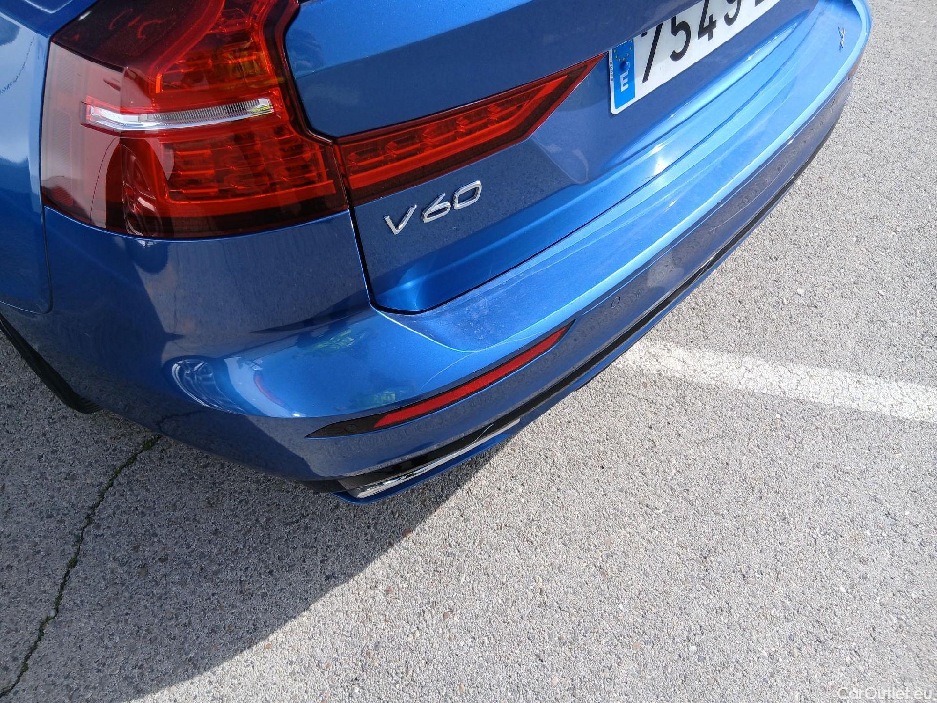  Volvo  V60 VOLVO  / 2018 / 5P / familiar 2.0 D4 R-Design Auto #32