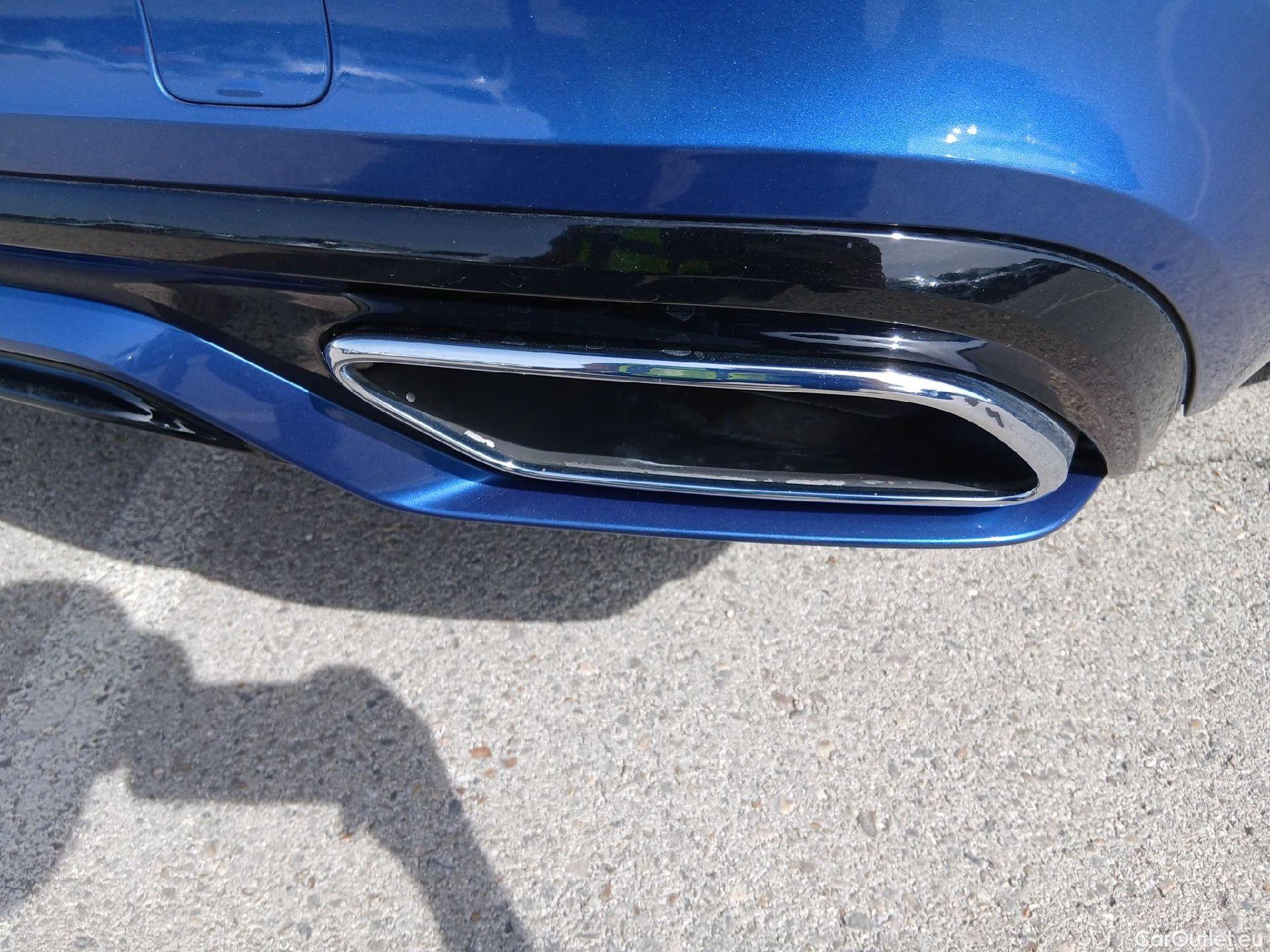  Volvo  V60 VOLVO  / 2018 / 5P / familiar 2.0 D4 R-Design Auto #36