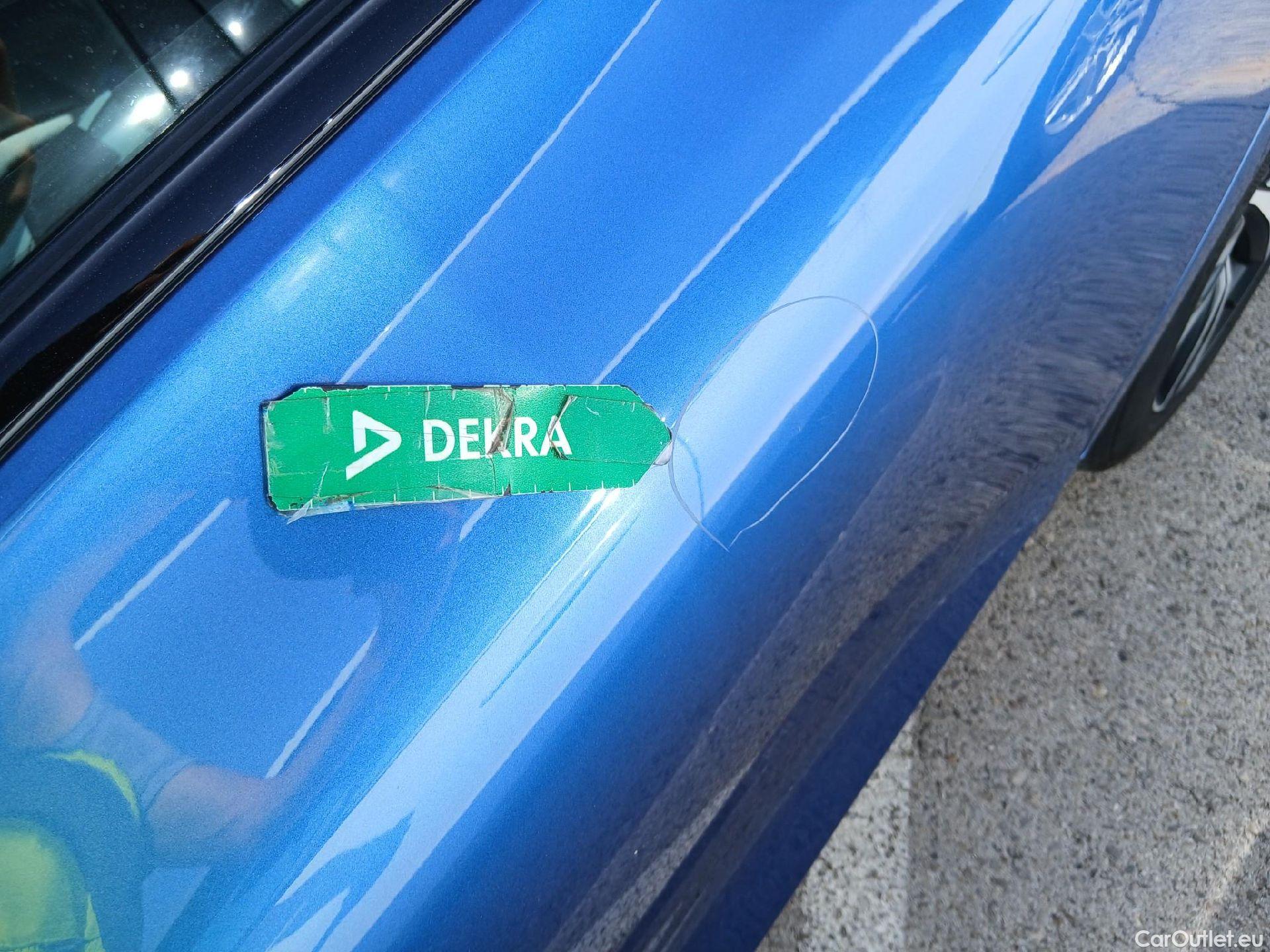  Volvo  V60 VOLVO  / 2018 / 5P / familiar 2.0 D4 R-Design Auto #25