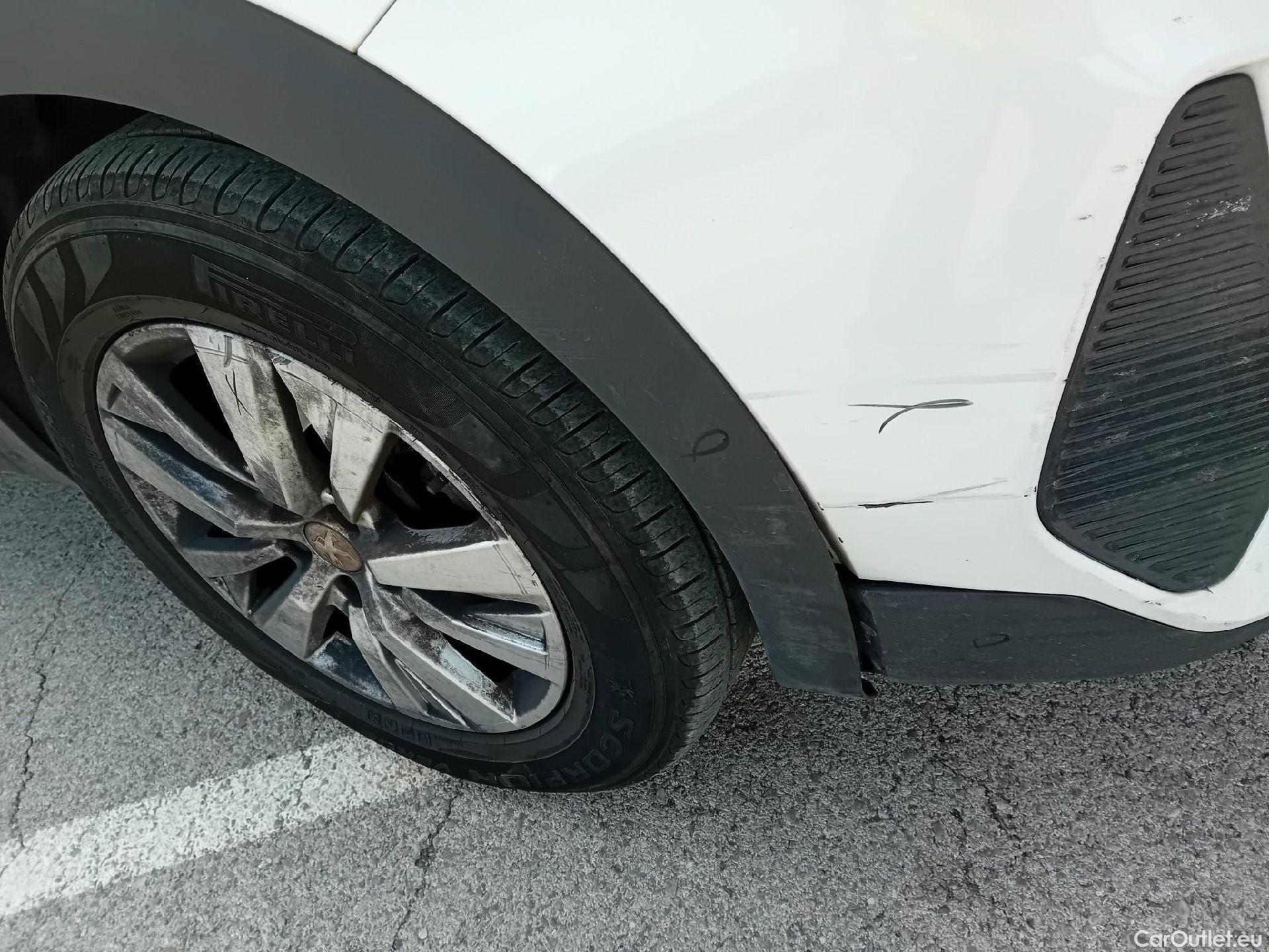  Peugeot  5008 PEUGEOT  / 2020 / 5P / todoterreno 1.2 PureTech 96KW S&S Active Pack EAT8 #15