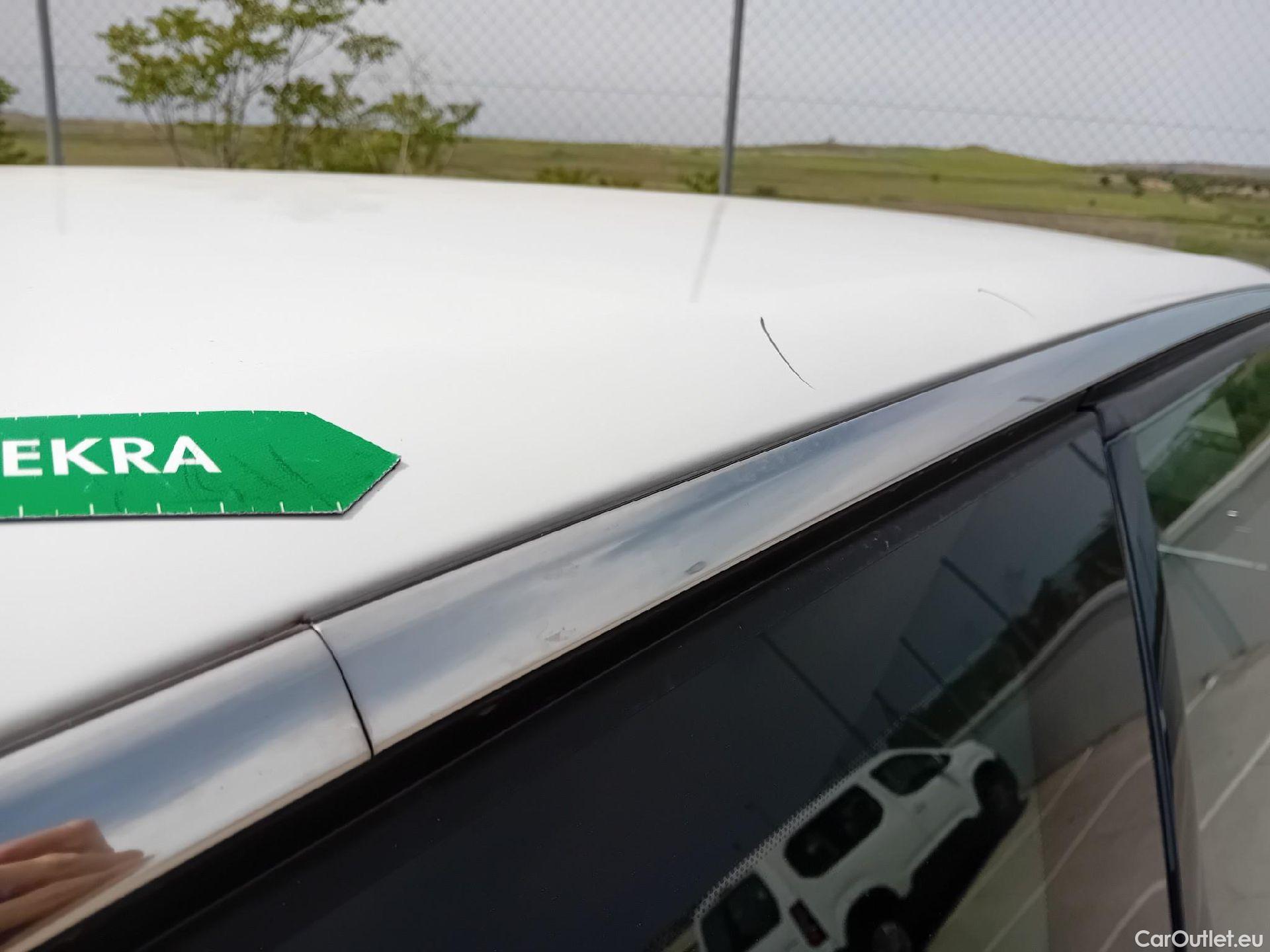  Peugeot  5008 PEUGEOT  / 2020 / 5P / todoterreno 1.2 PureTech 96KW S&S Active Pack EAT8 #51