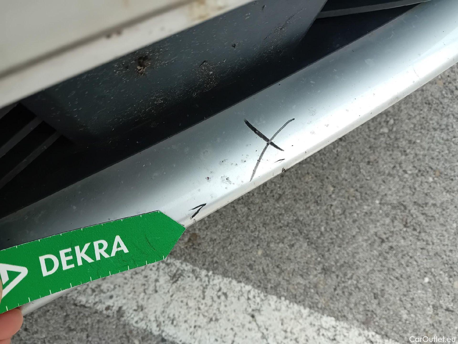  Peugeot  5008 PEUGEOT  / 2020 / 5P / todoterreno 1.2 PureTech 96KW S&S Active Pack EAT8 #18