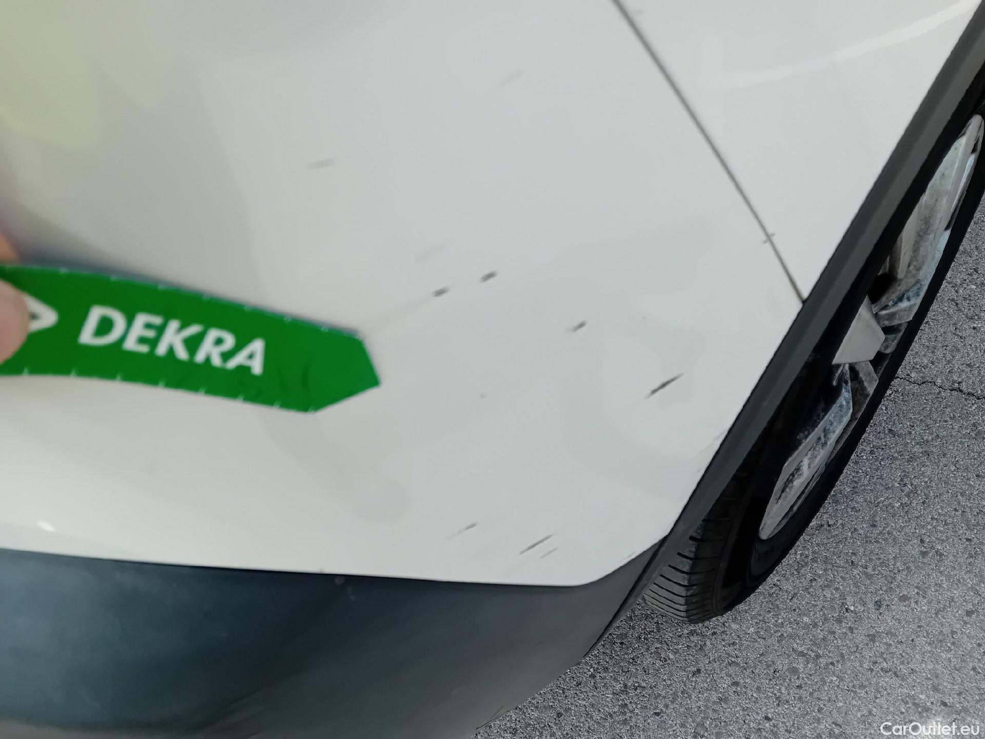  Peugeot  5008 PEUGEOT  / 2020 / 5P / todoterreno 1.2 PureTech 96KW S&S Active Pack EAT8 #40