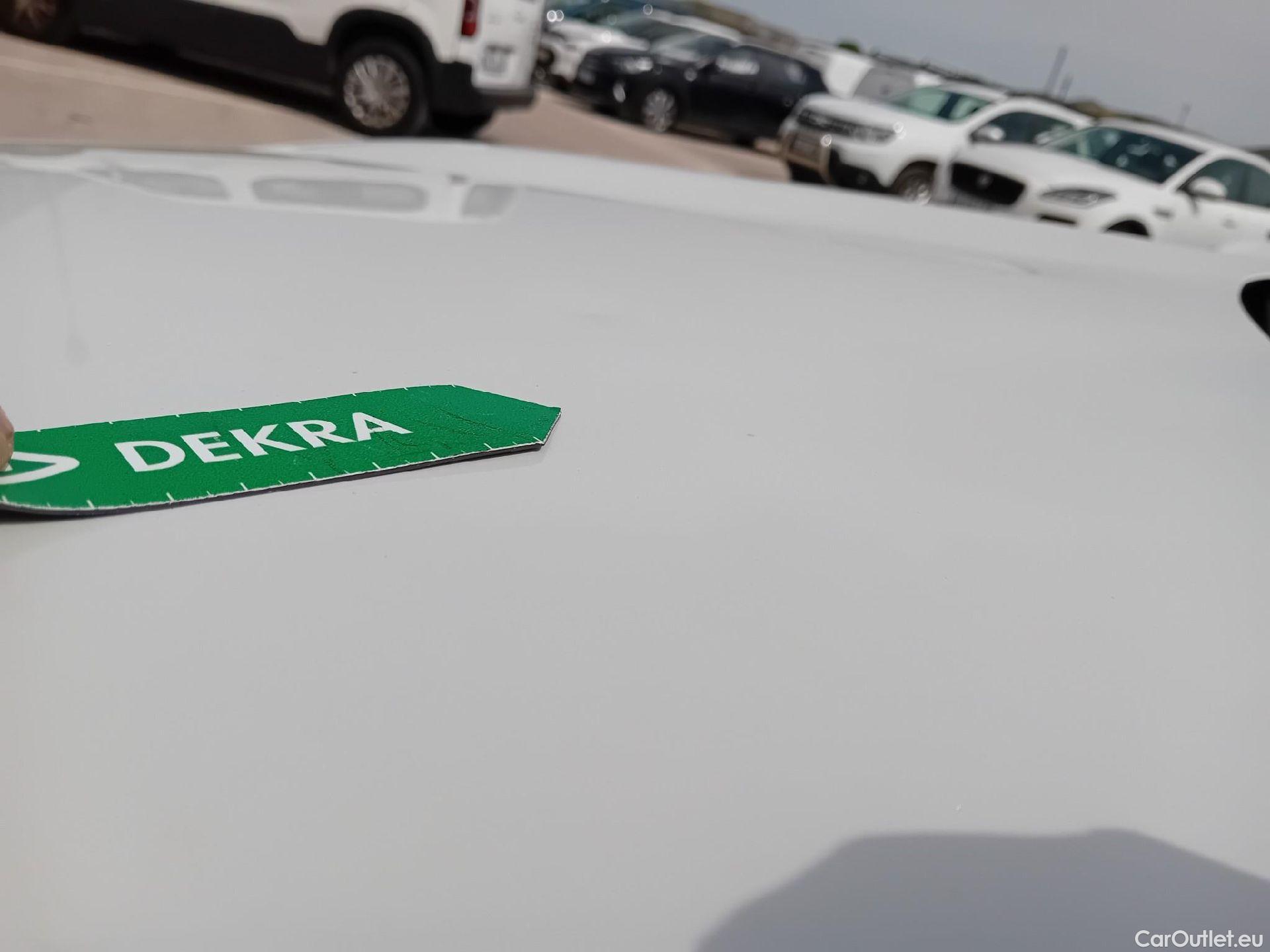  Peugeot  5008 PEUGEOT  / 2020 / 5P / todoterreno 1.2 PureTech 96KW S&S Active Pack EAT8 #55