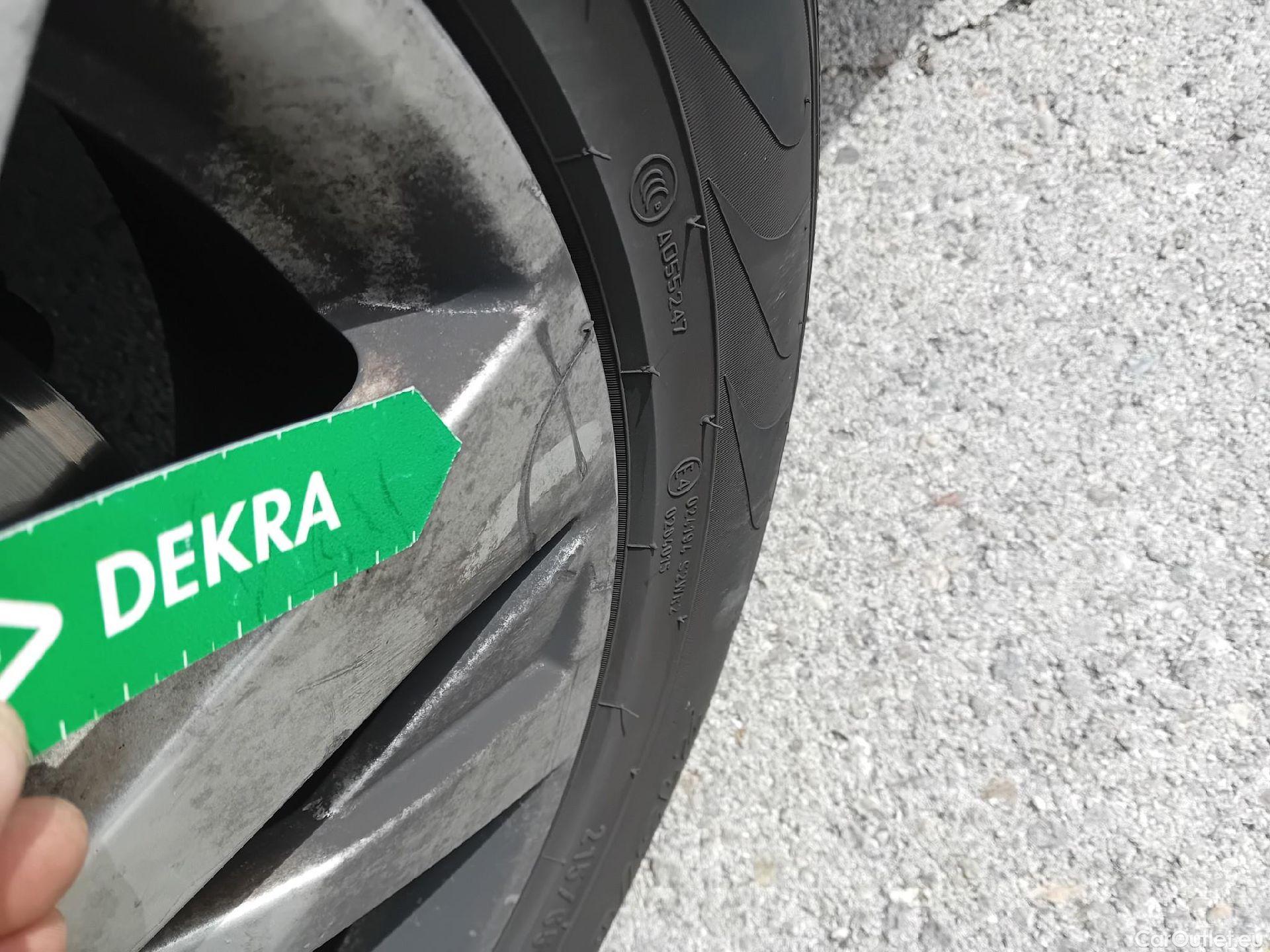  Peugeot  5008 PEUGEOT  / 2020 / 5P / todoterreno 1.2 PureTech 96KW S&S Active Pack EAT8 #20