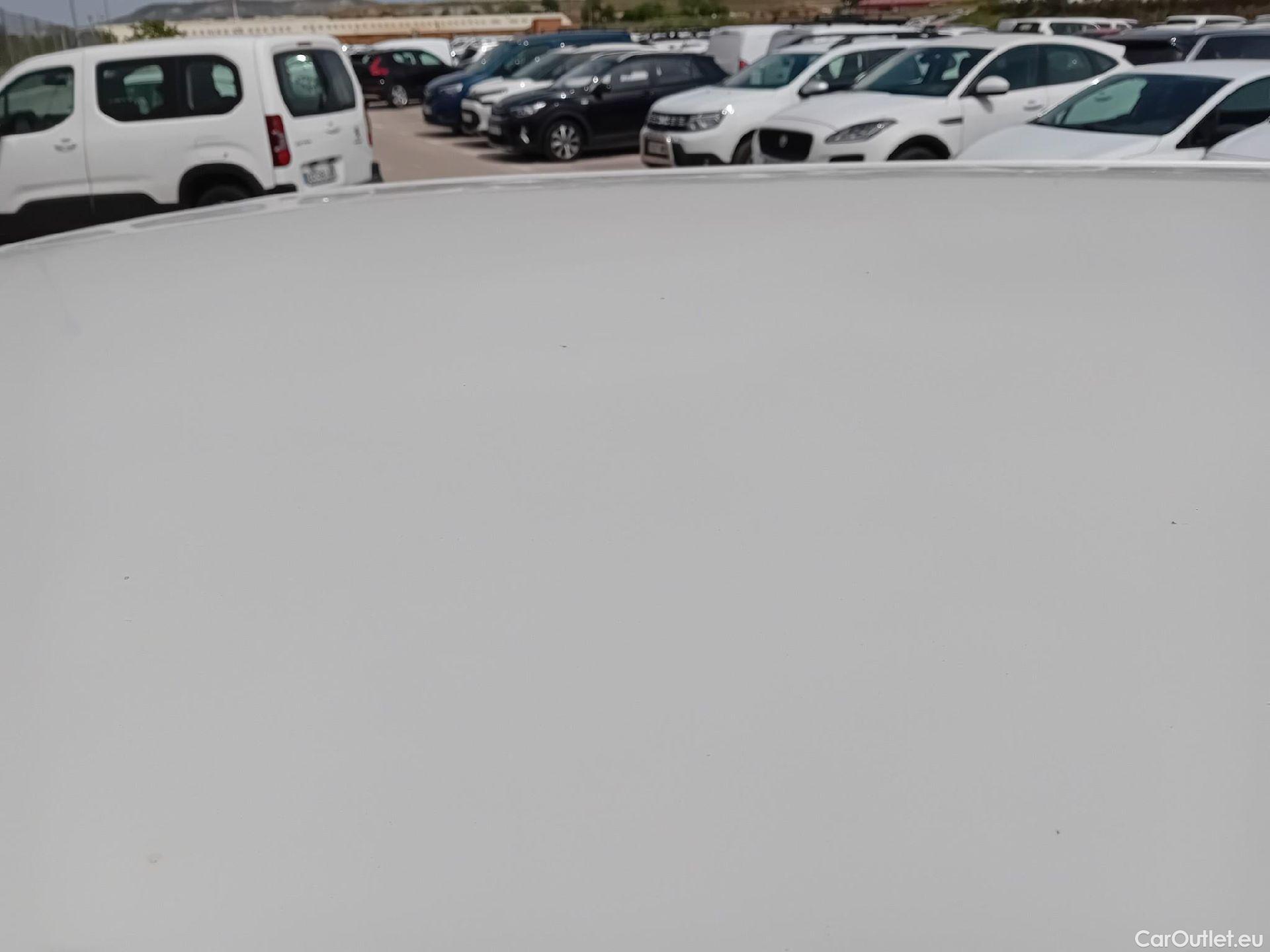  Peugeot  5008 PEUGEOT  / 2020 / 5P / todoterreno 1.2 PureTech 96KW S&S Active Pack EAT8 #23