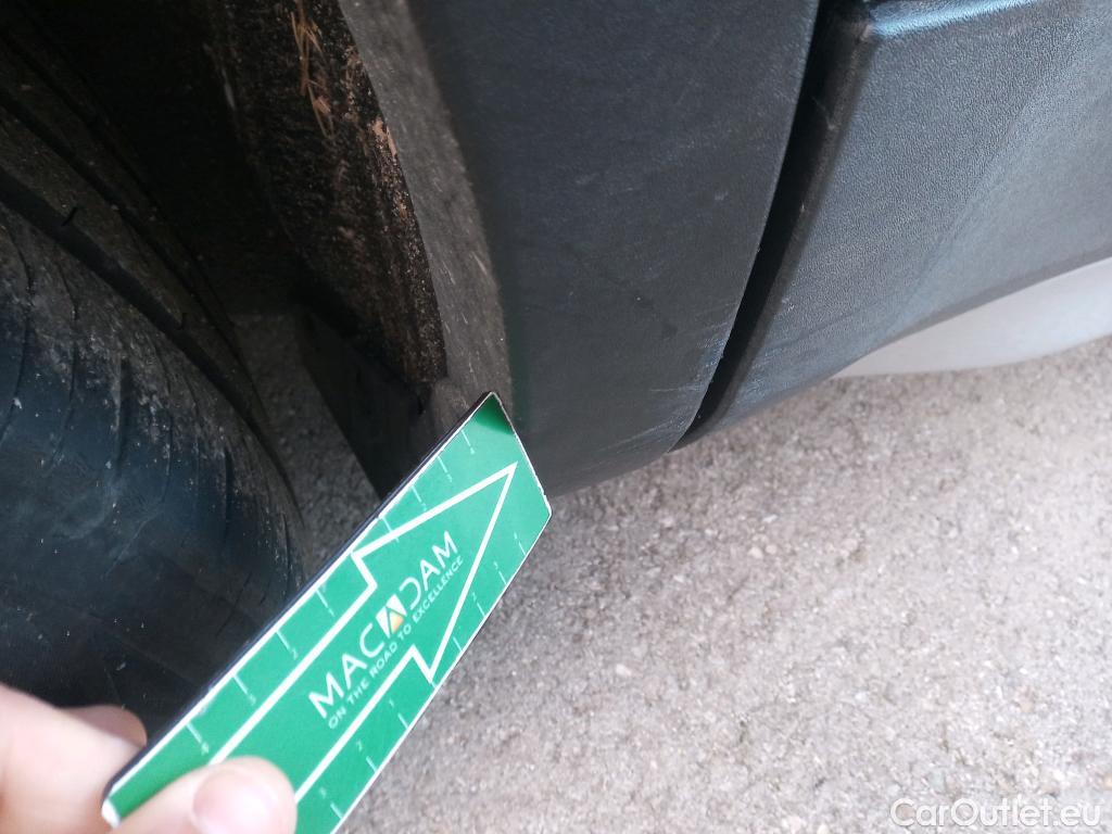  Volvo  XC 40 VOLVO XC40 / 2017 / 5P / todoterreno 1.5 T5 Twin Recharge R-Design Auto #29