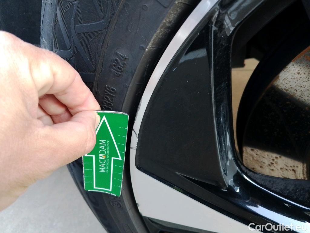  Volvo  XC90 VOLVO  todoterreno 2.0 T8 AWD R-Design Auto 300 CV 11 kWh #Opcionales 5550€# #42