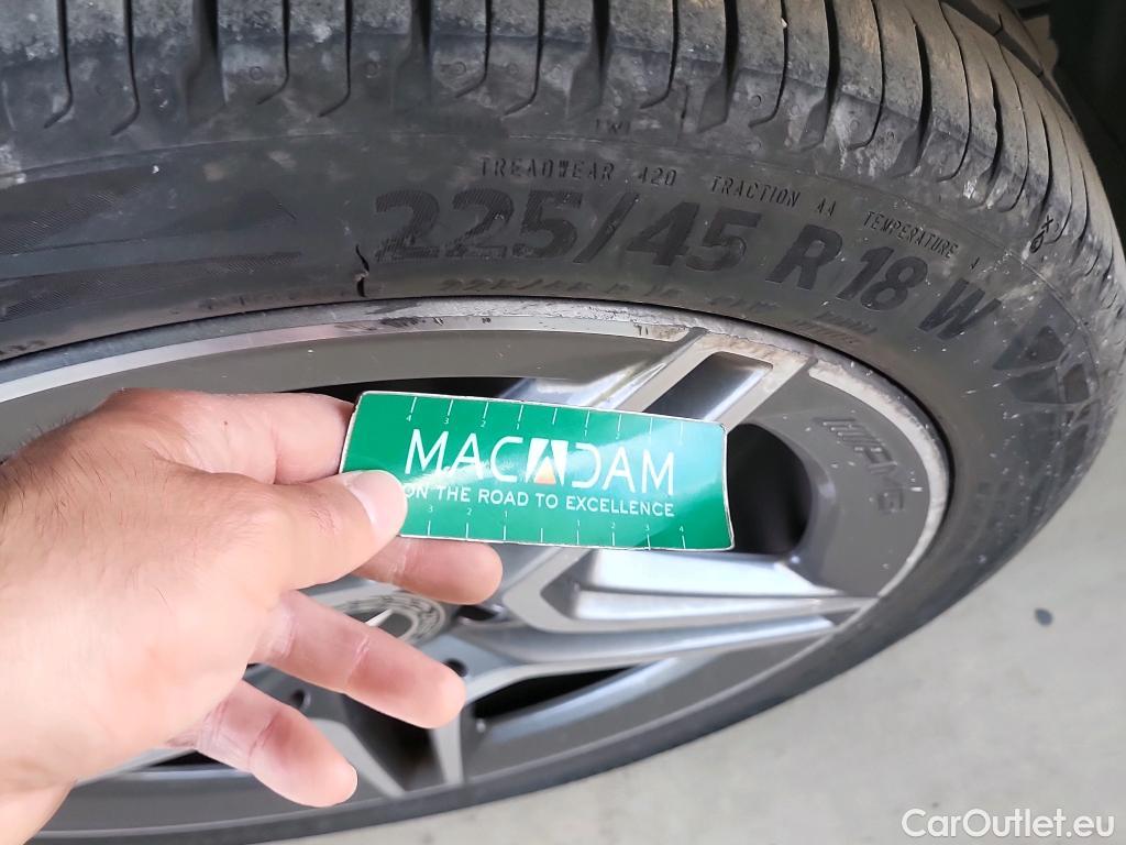  Mercedes  A-Klasse MERCEDES-BENZ Clase A / 2018 / 4P / sedán Sedán A 250 e #14