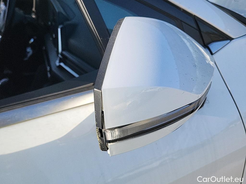  KIA  Sportage KIA  / 2022 / 5P / todoterreno 1.6 CRDi MHEV 100kW (136CV) Concept 4X2 #24