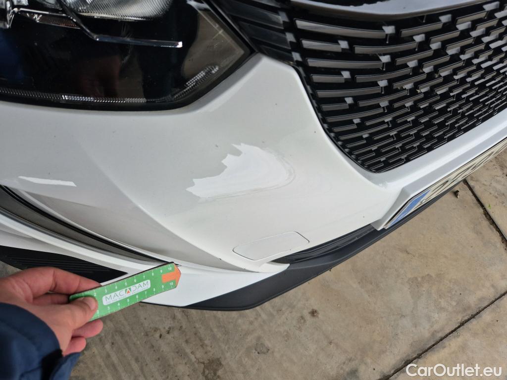  Peugeot  2008 PEUGEOT  / 2019 / 5P / todoterreno Active Pack BlueHDI 81kW (110CV) #9