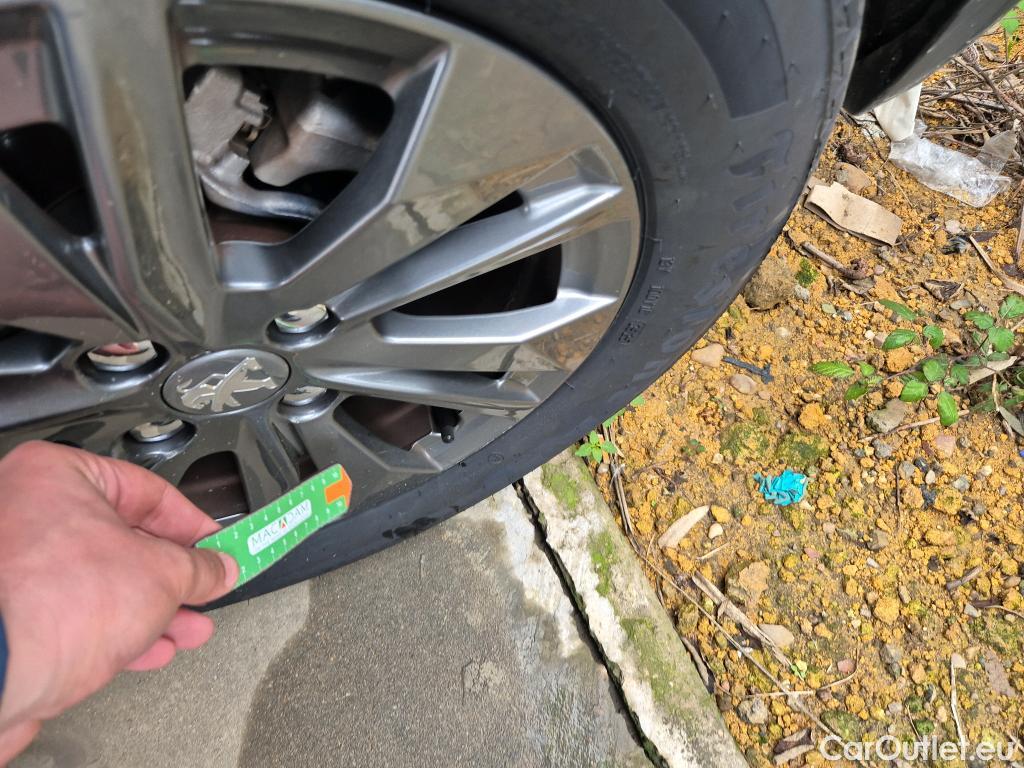  Peugeot  2008 PEUGEOT  / 2019 / 5P / todoterreno Active Pack BlueHDI 81kW (110CV) #5