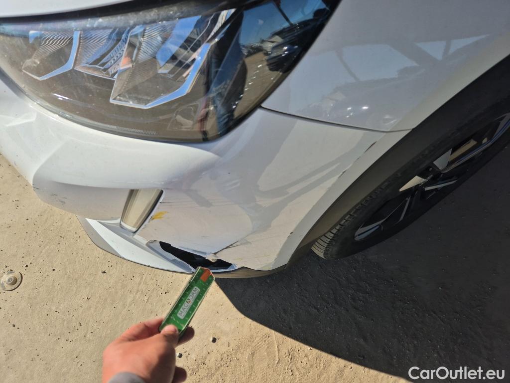  Peugeot  2008 PEUGEOT  / 2019 / 5P / todoterreno Allure Pack BlueHDI 130 S&S EAT8 #21