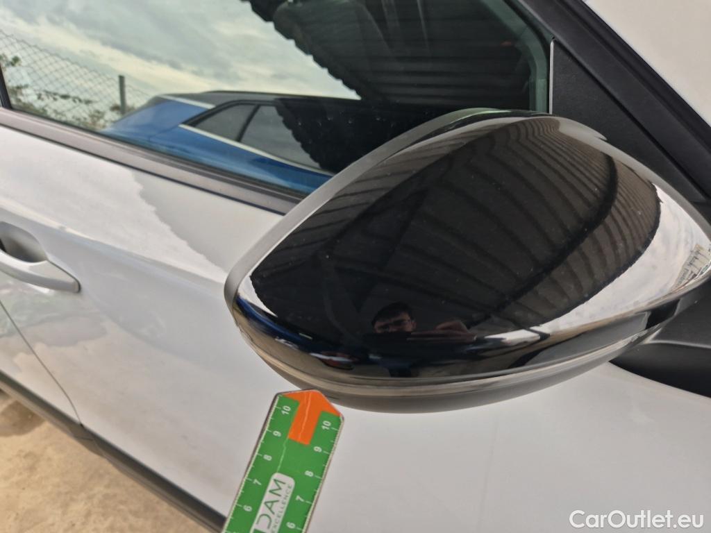  Peugeot  2008 PEUGEOT  / 2019 / 5P / todoterreno Active Pack BlueHDI 81kW (110CV) #28