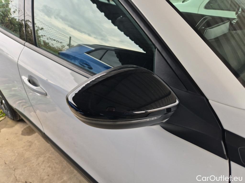  Peugeot  2008 PEUGEOT  / 2019 / 5P / todoterreno Active Pack BlueHDI 81kW (110CV) #27