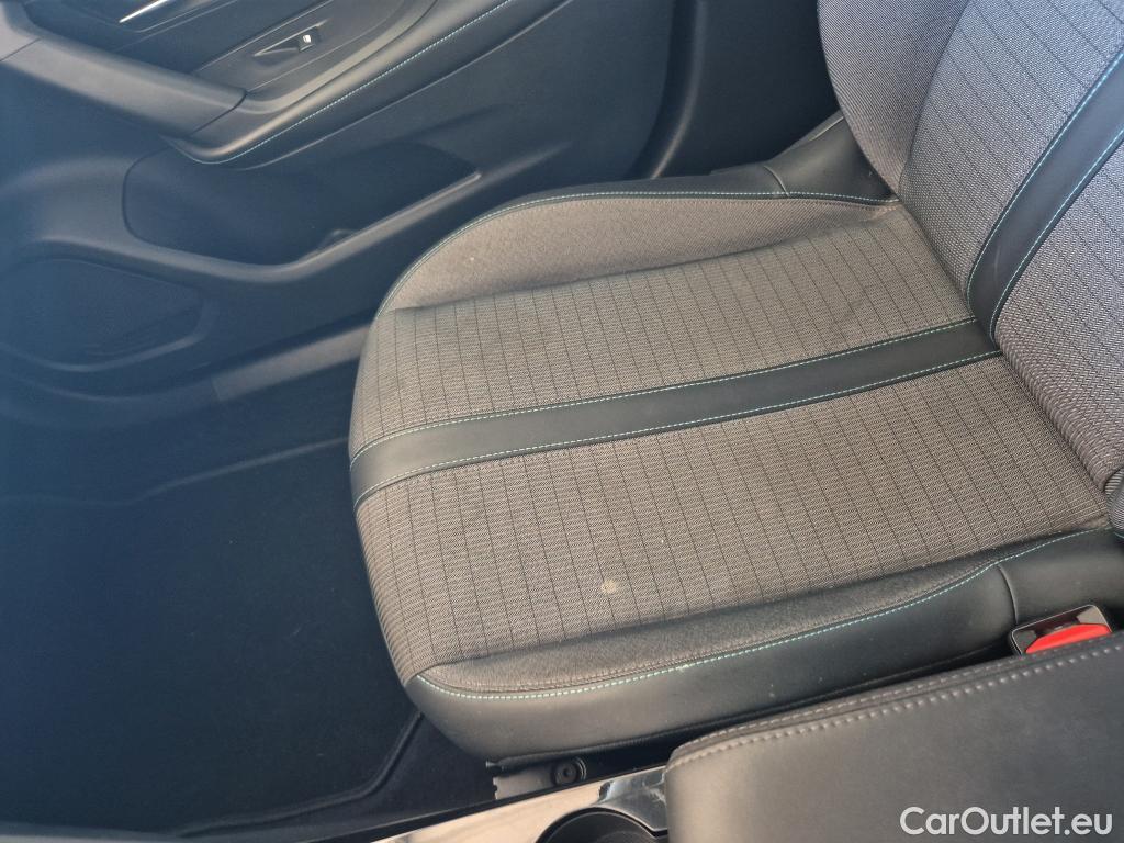  Peugeot  2008 PEUGEOT  / 2019 / 5P / todoterreno Allure Pack BlueHDI 130 S&S EAT8 #28