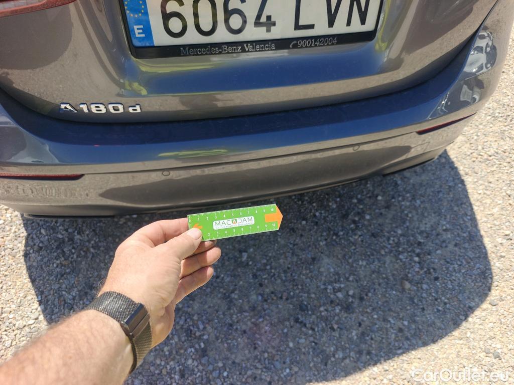  Mercedes  A-Klasse MERCEDES-BENZ Clase A / 2018 / 5P / berlina con portón A 180 d #13