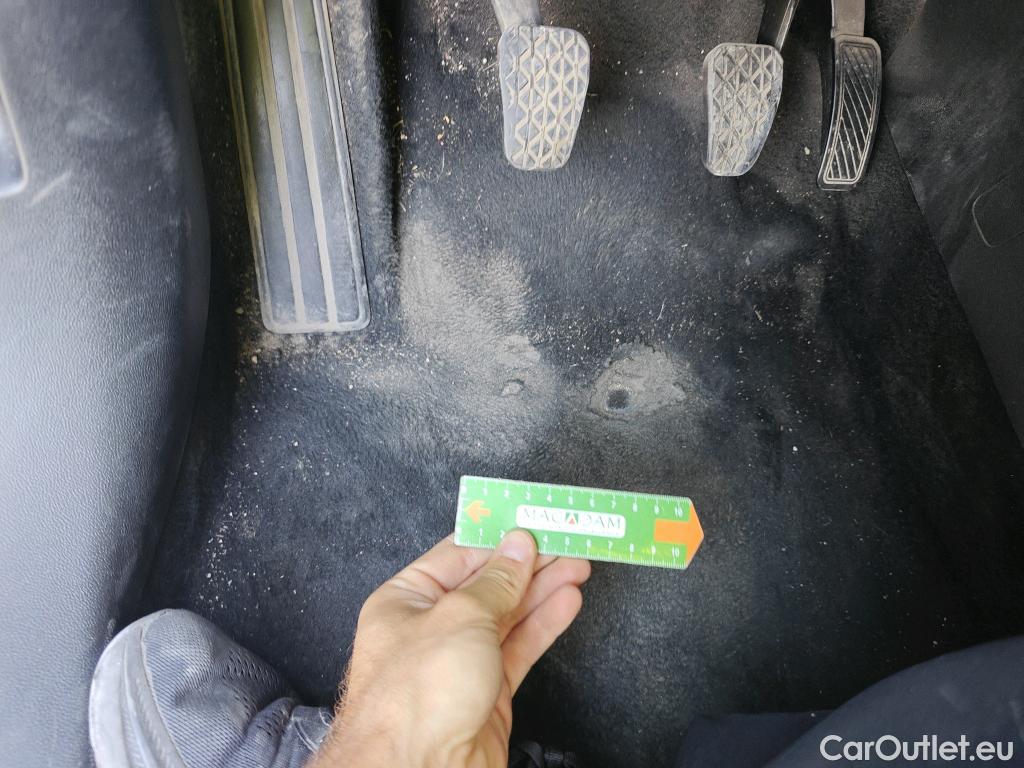  Ford  Fiesta FORD  5p 7G berlina con portón 1.5 TDCi 63kW Trend+ 5p #3