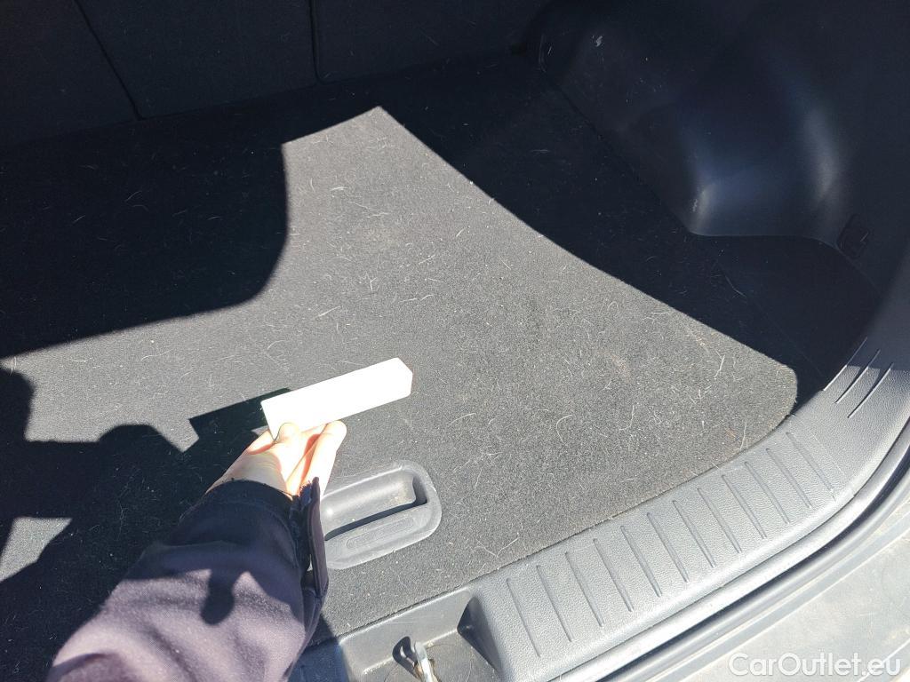  KIA  Sportage KIA  / 2022 / 5P / todoterreno 1.6 T-GDi 110kW (150CV) Concept 4x2 #33