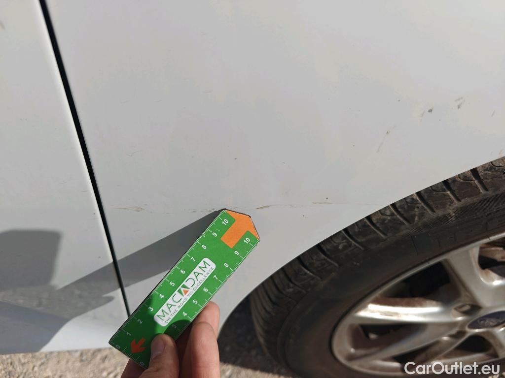  Ford  Fiesta FORD  5p 7G berlina con portón 1.5 TDCi 63kW Trend+ 5p #52