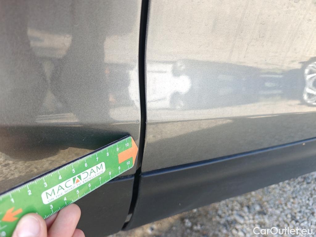  Nissan  Qashqai NISSAN  / 2017 / 5P / todoterreno dCi 85 kW (115 CV) E6D ACENTA #47