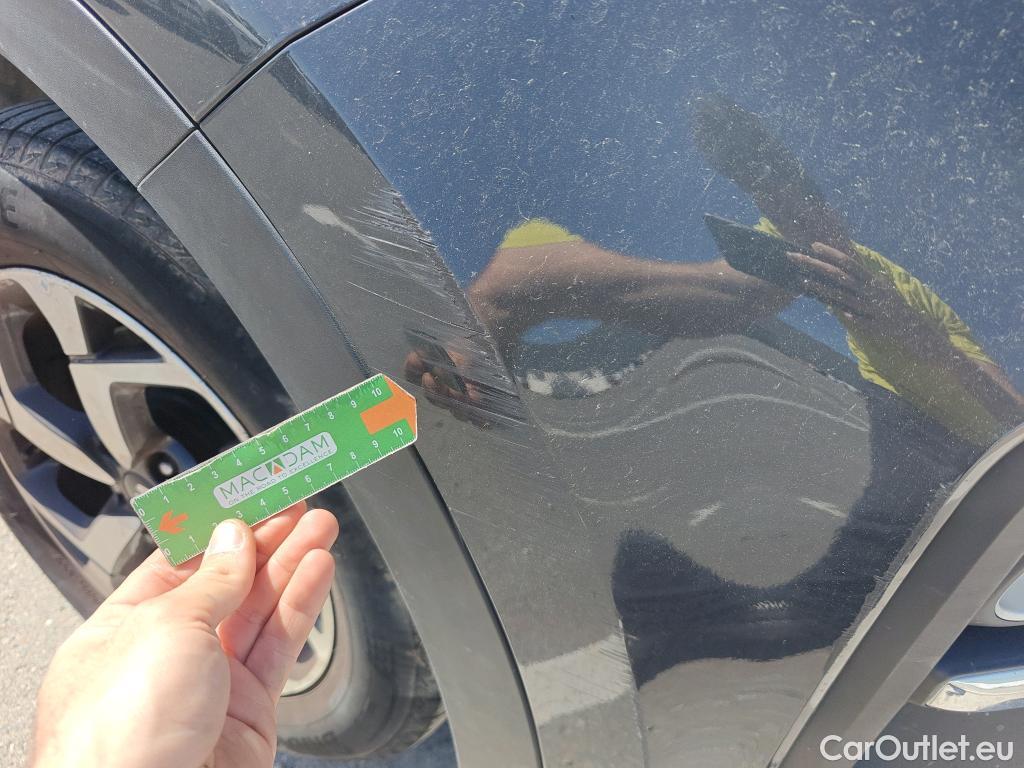  KIA  Sportage KIA  1.6MHEV Drive 100kW(136CV) 4x2(Crist Tintados) #32