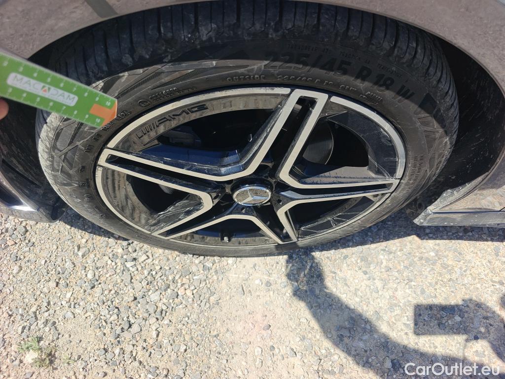  Mercedes  A-Klasse MERCEDES-BENZ Clase A / 2018 / 5P / berlina con portón A 180 d #2