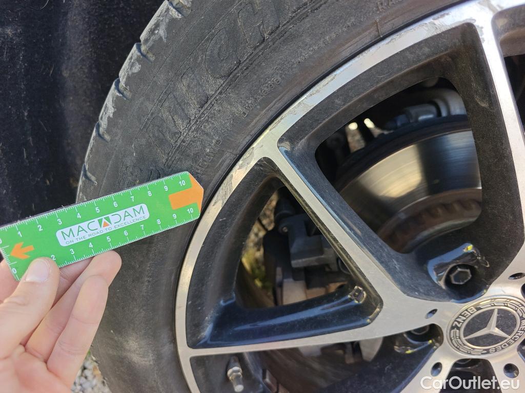  Mercedes  G-Klasee Clase GLC GLC 300 de 4Matic 2.0 AMG Line 305CV AT9 E6d #Opcionales 8950 €# #18